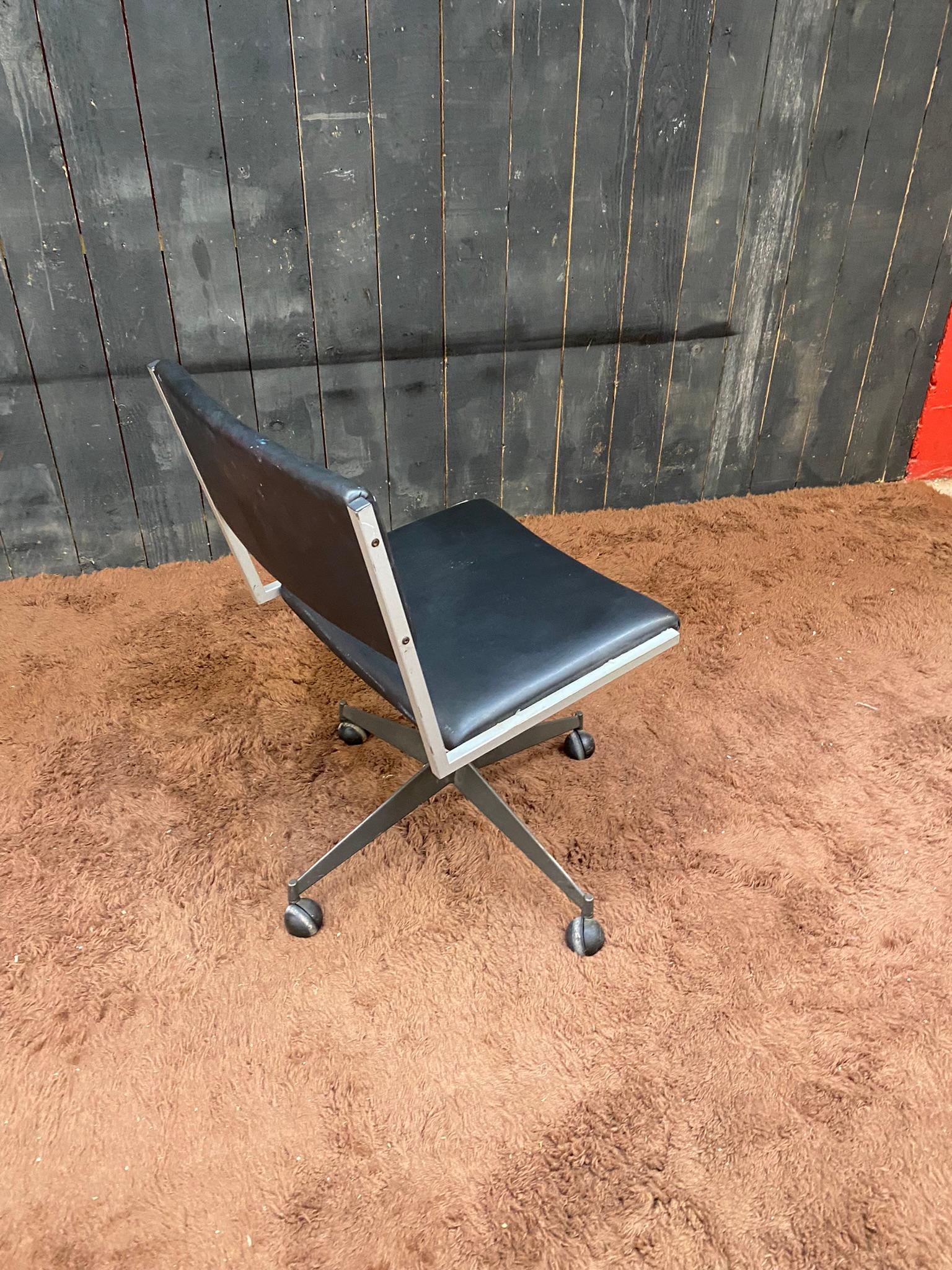 Mid-20th Century Office chair by Bbpr for Olivetti Synthesis, circa 1960 For Sale