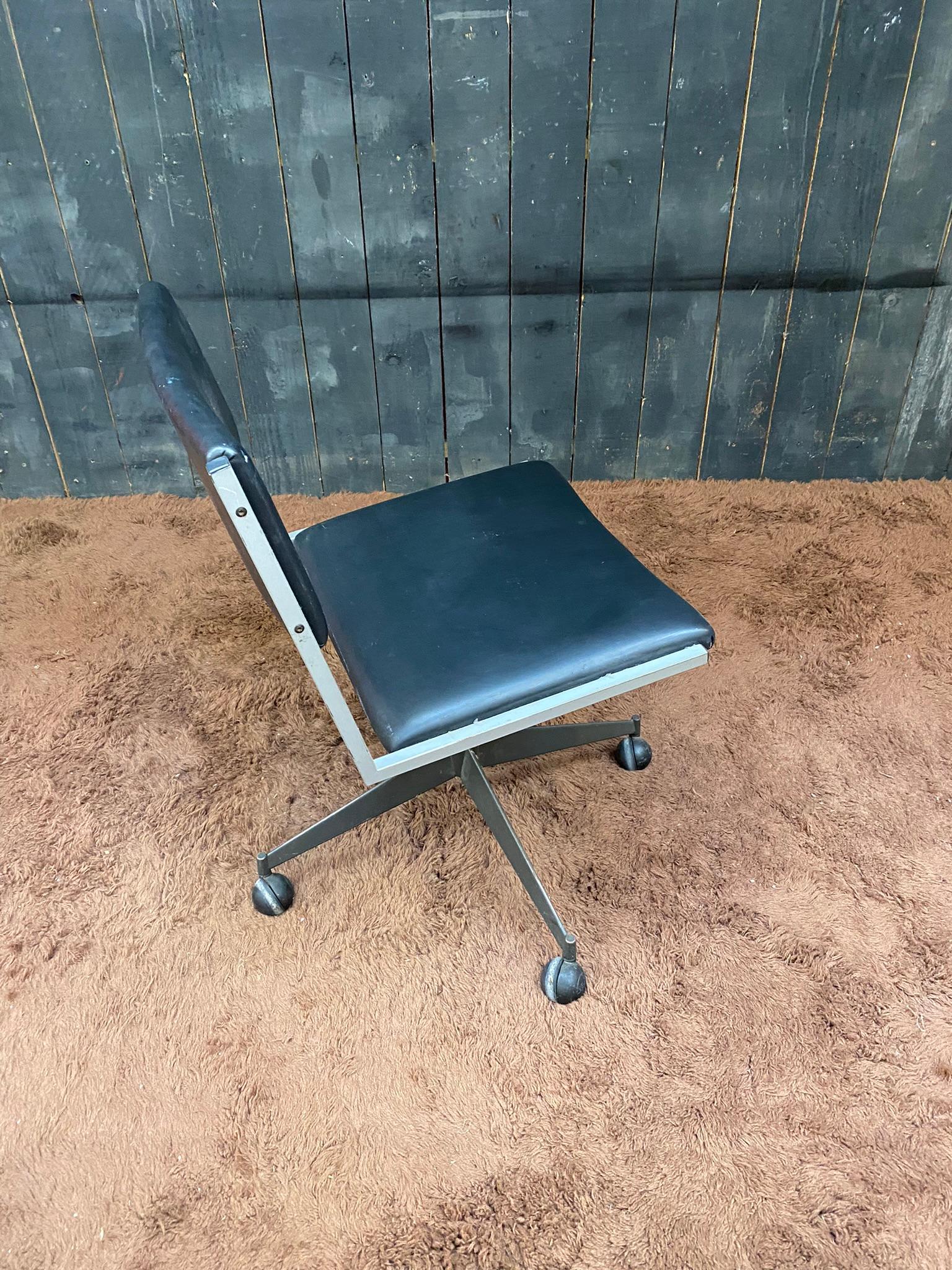 Metal Office chair by Bbpr for Olivetti Synthesis, circa 1960 For Sale