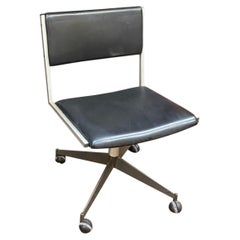Silla de oficina diseñada por Bbpr para Olivetti Synthesis, hacia 1960