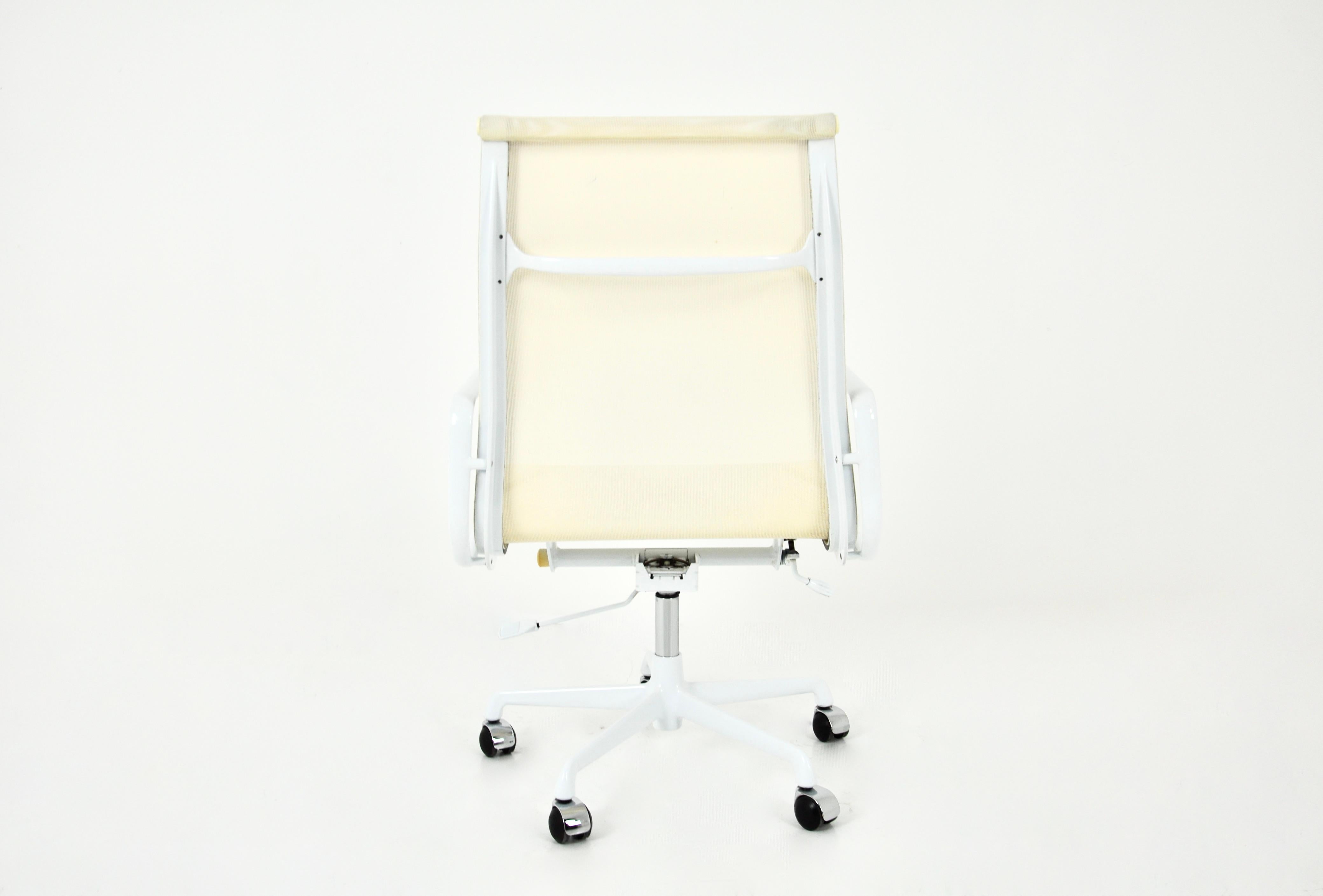 Late 20th Century Office Chair by Charles & Ray Eames for ICF, 1970s