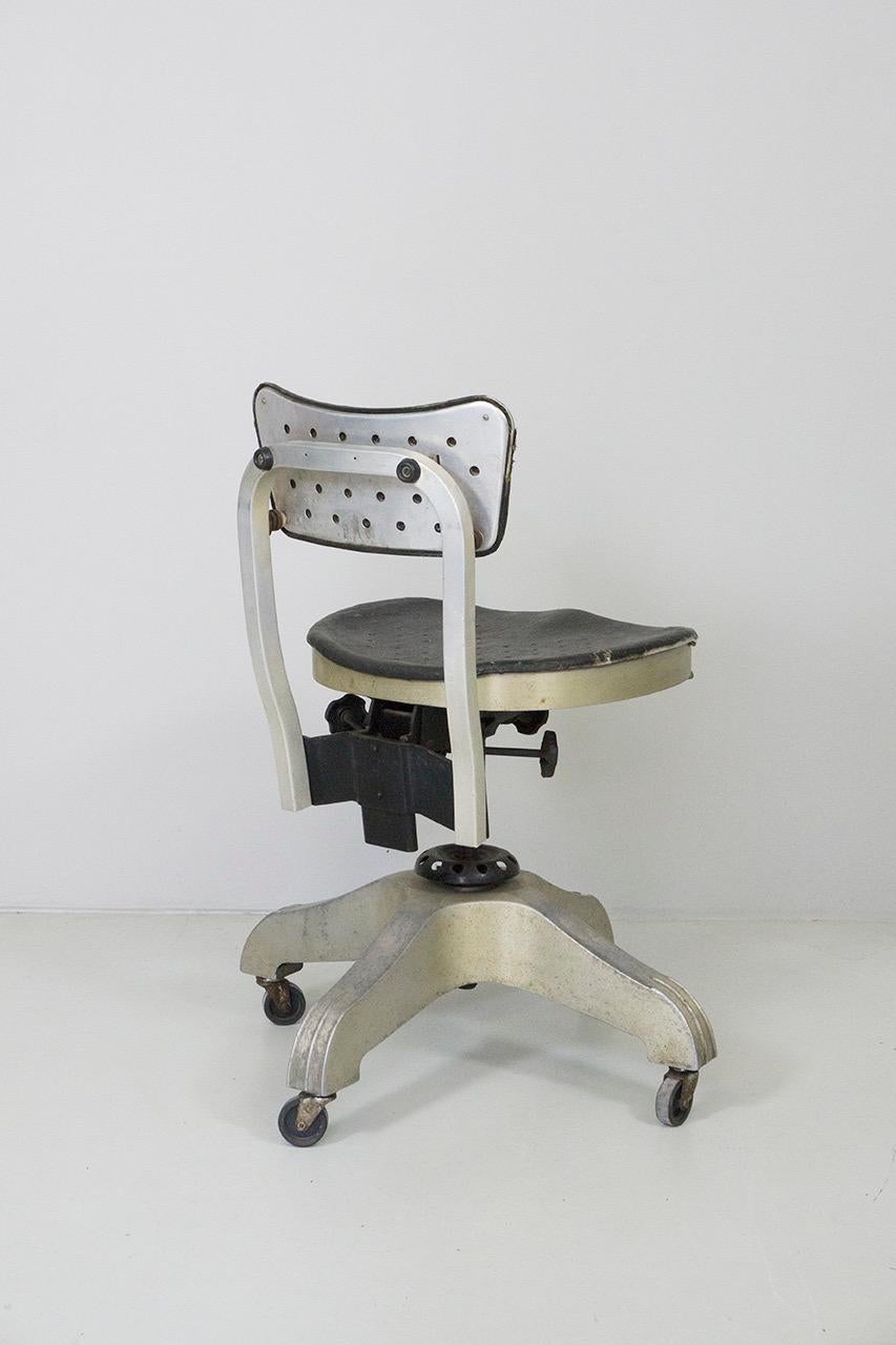Mid-Century Modern Office Chair by Gio Ponti For Sale