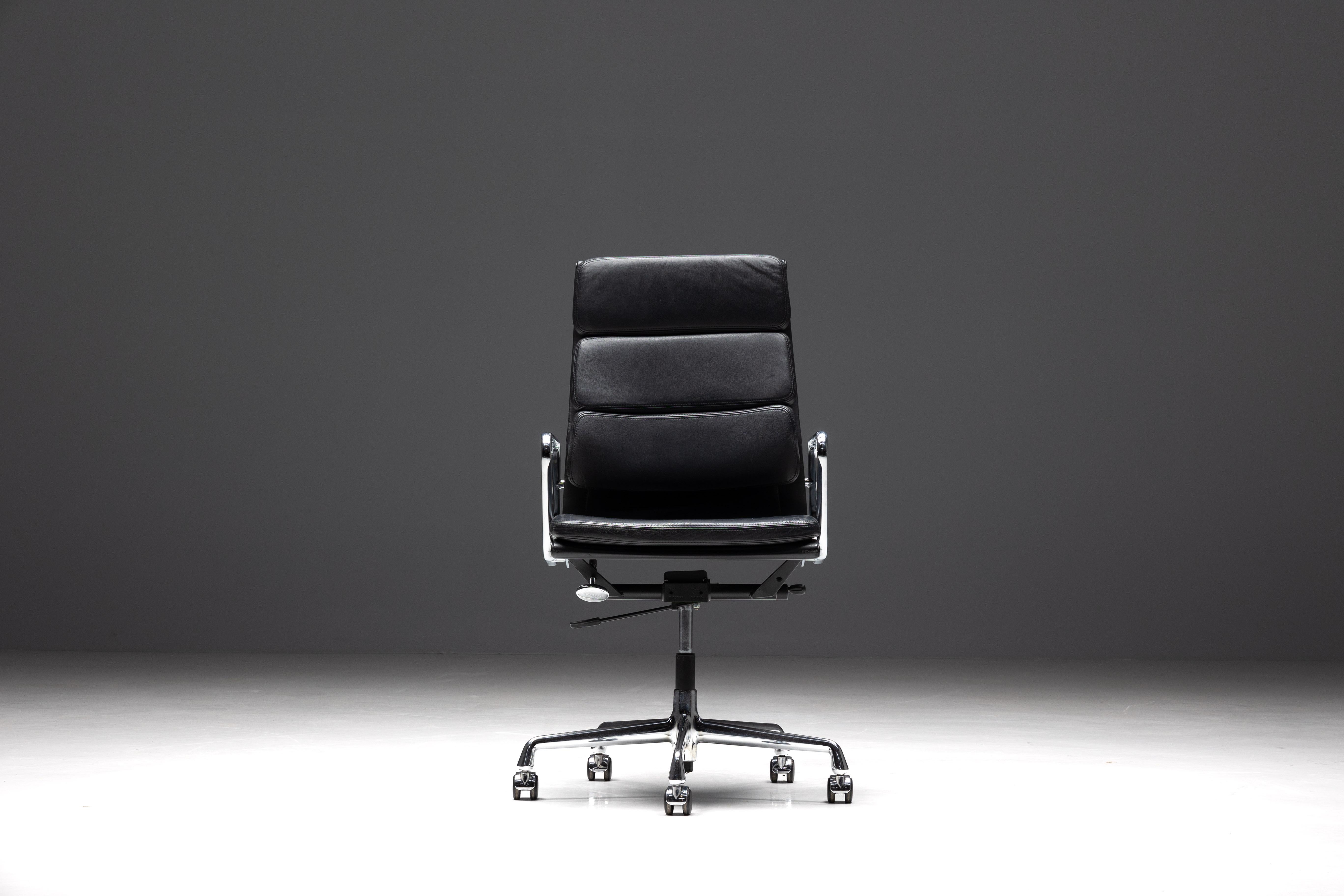 Mid-20th Century Office Chair EA216 by Charles and Ray Eames for Vitra, Germany, 1960s For Sale