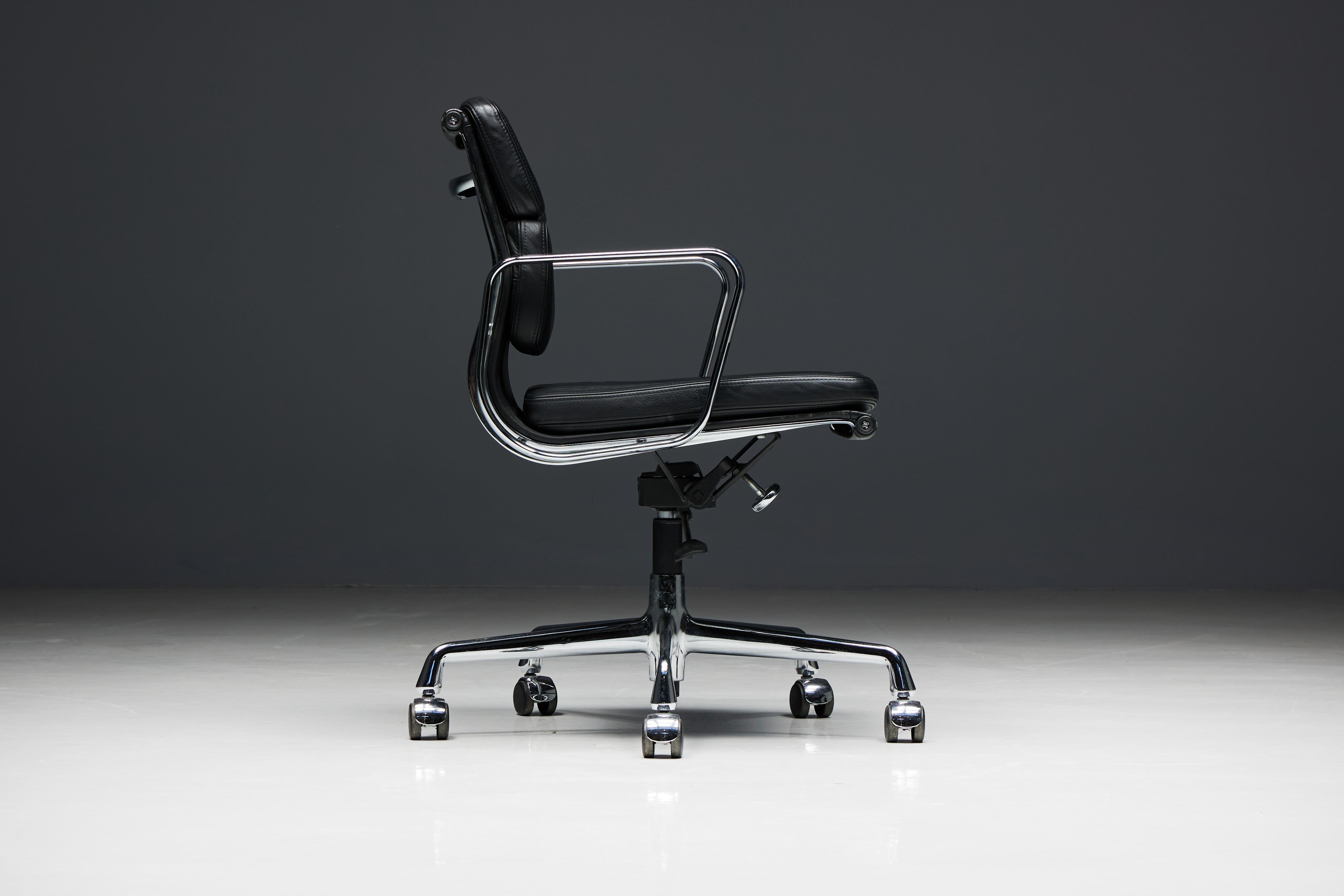 Office Chair EA217 by Charles and Ray Eames for Vitra, United States, 1960s For Sale 4