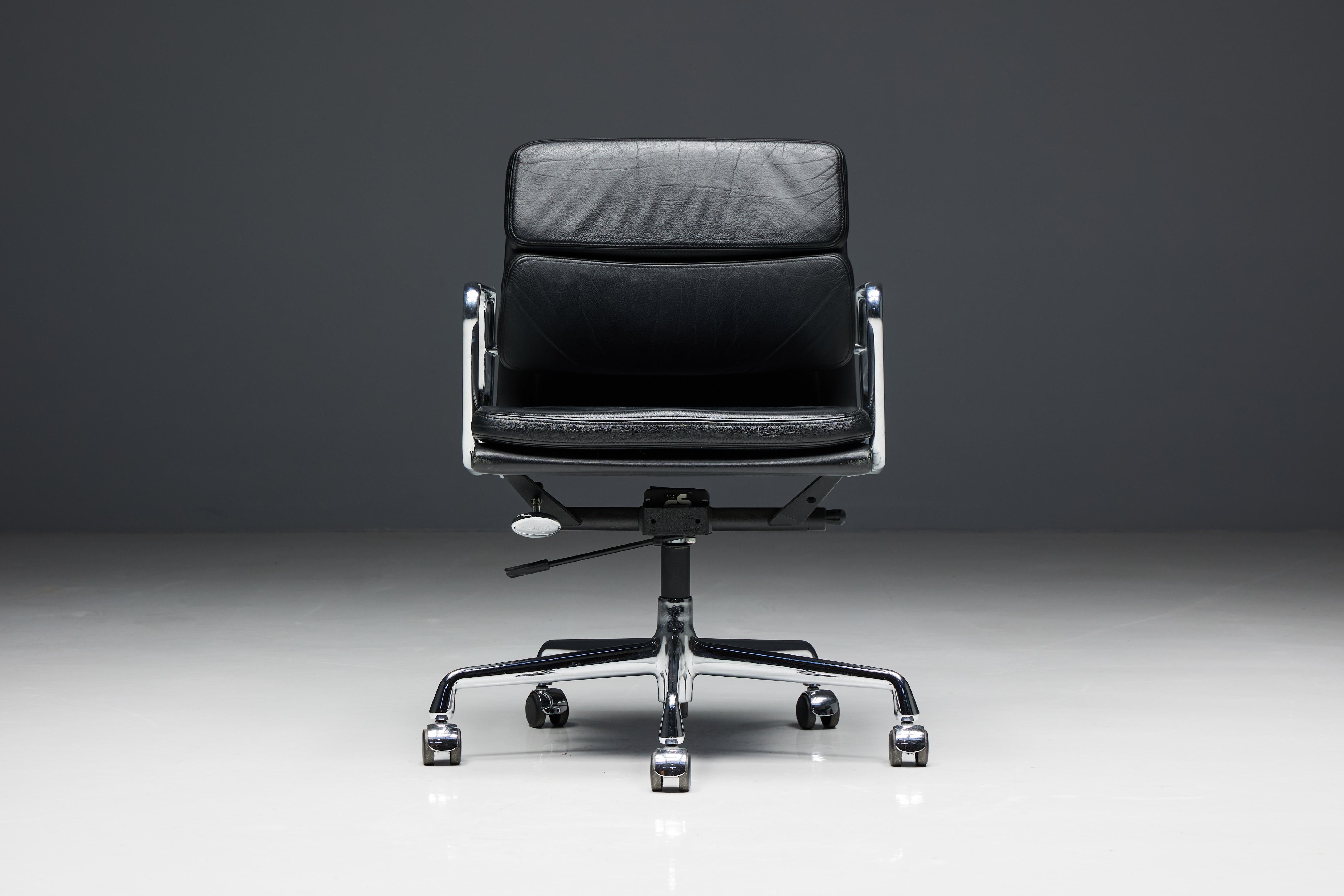 Office Chair EA217 by Charles and Ray Eames for Vitra, United States, 1960s For Sale 7