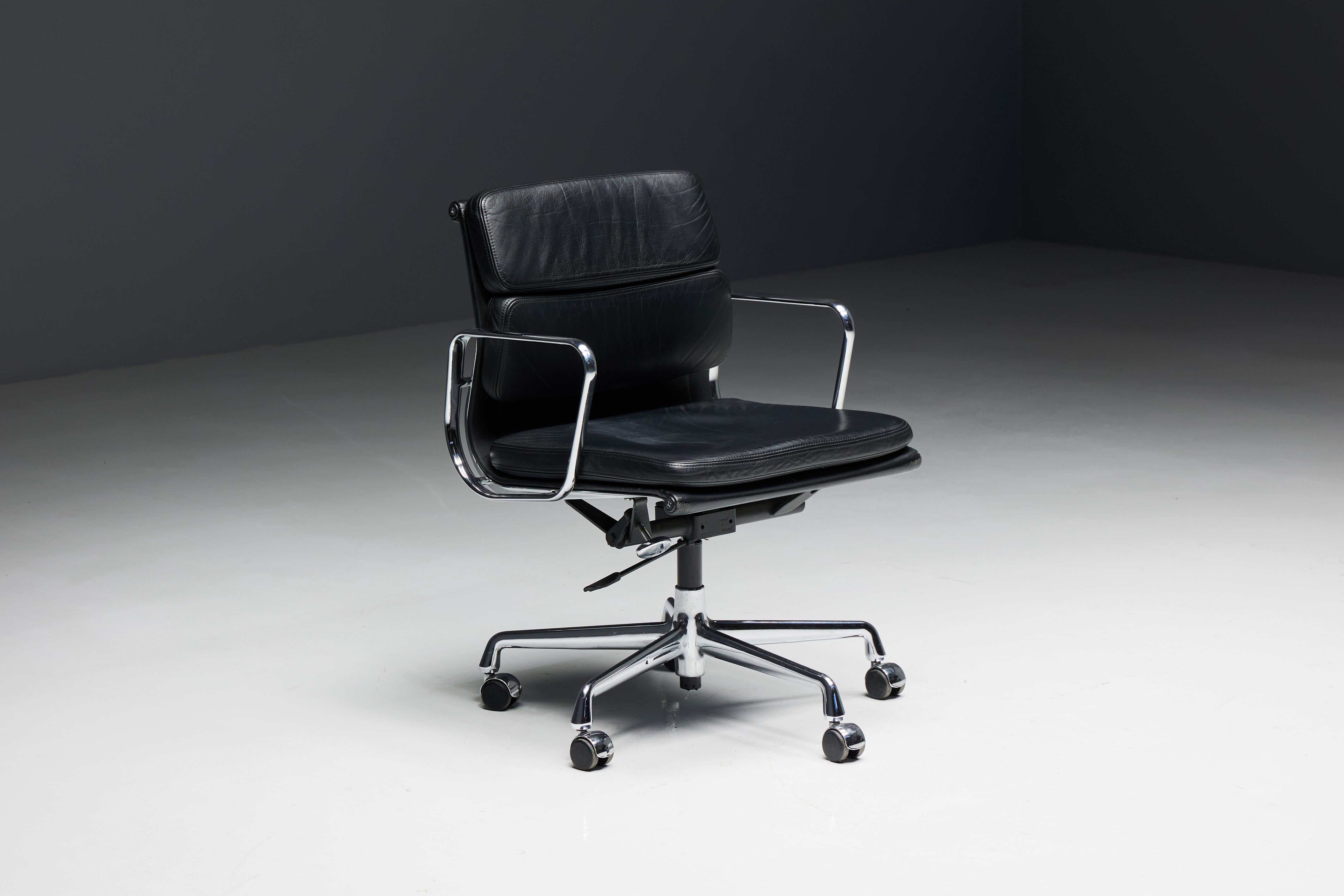 Mid-Century Modern Office Chair EA217 by Charles and Ray Eames for Vitra, United States, 1960s For Sale