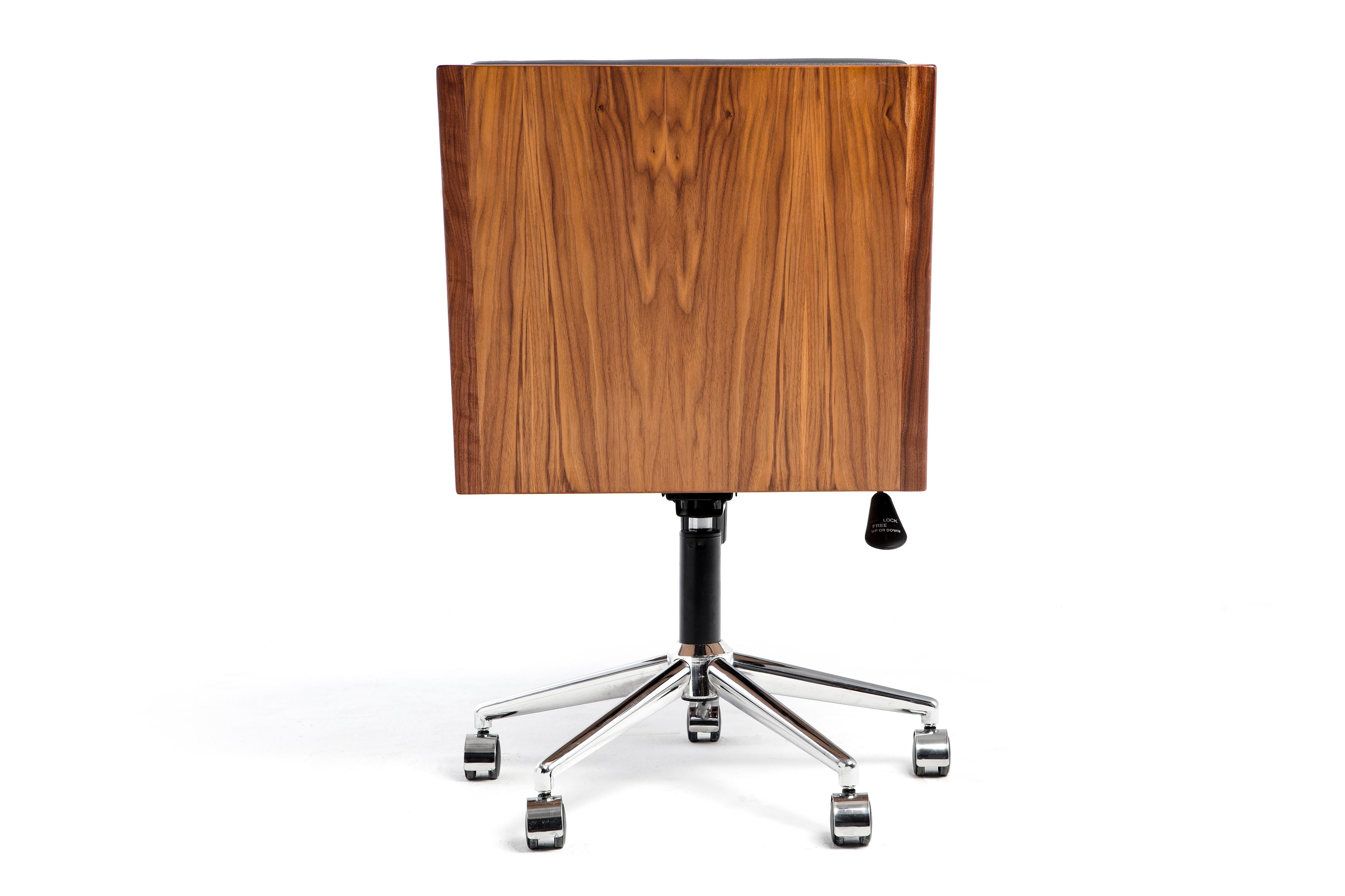 Style international Chaise de bureau réglable en bois, chaise de bureau de style international en vente