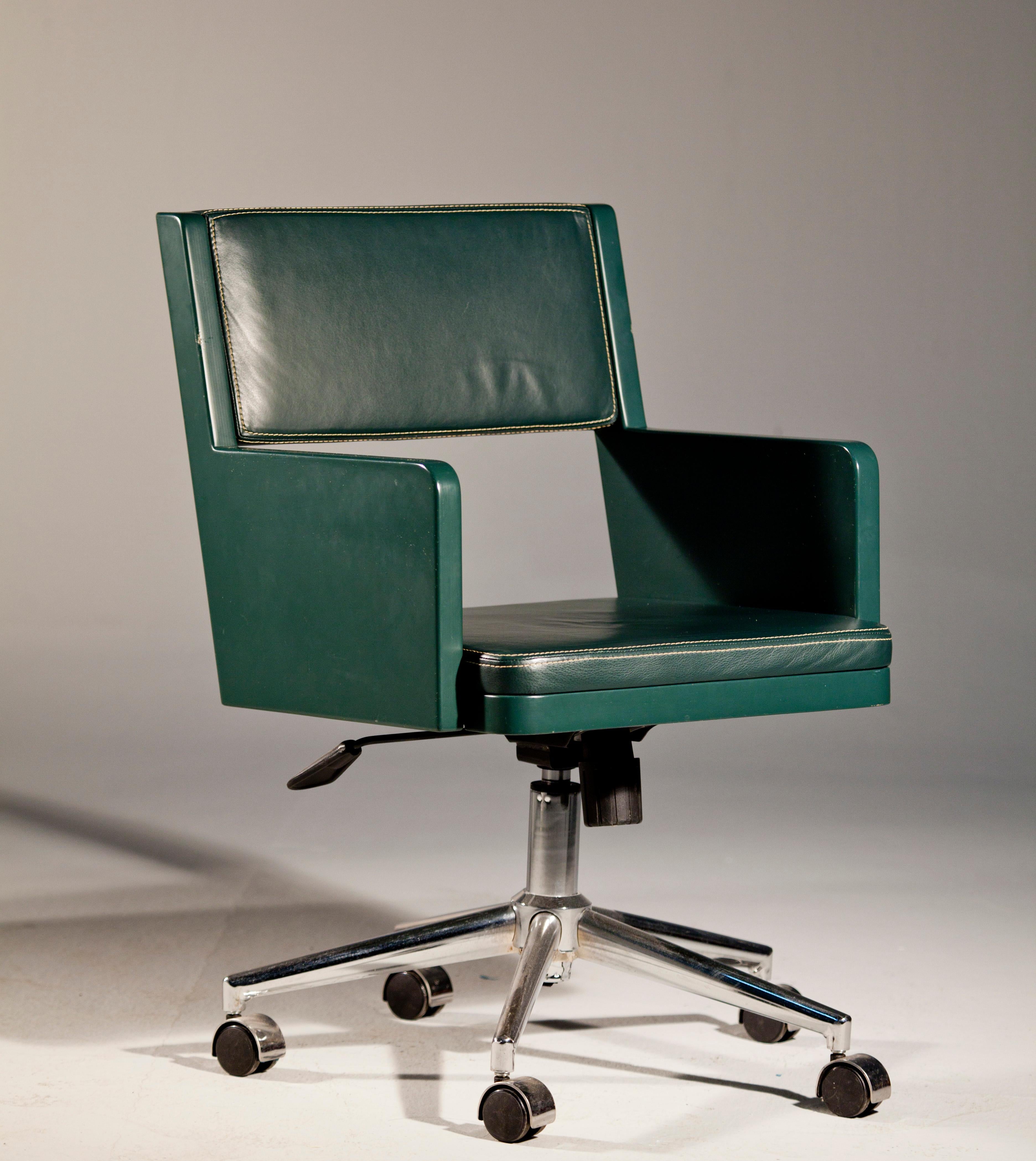 Turc Chaise de bureau réglable en bois, chaise de bureau de style international en vente