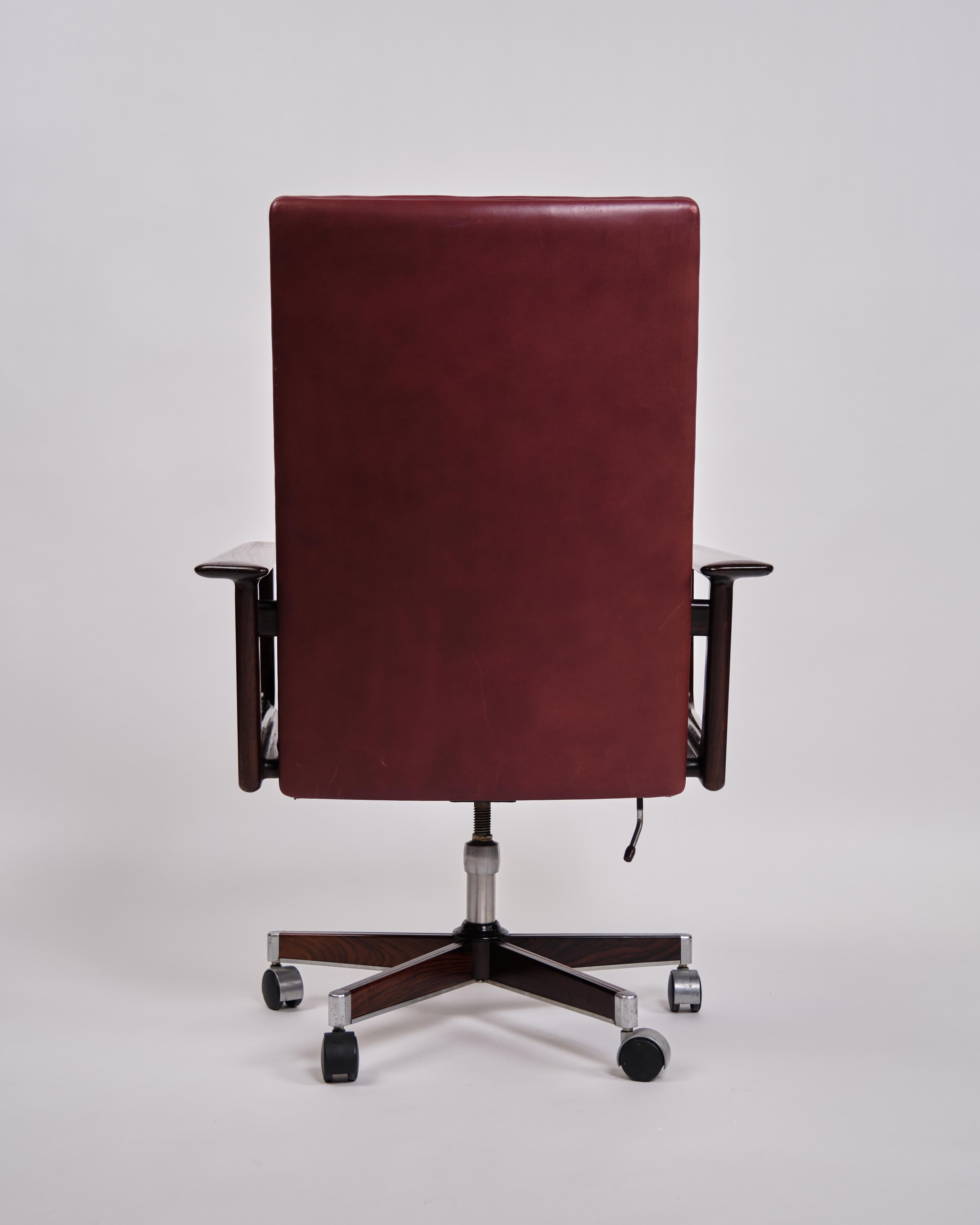 Danish Office Chair Model 419 In Rosewood & Burgundy Leather By Arne Vodder For Sibast For Sale