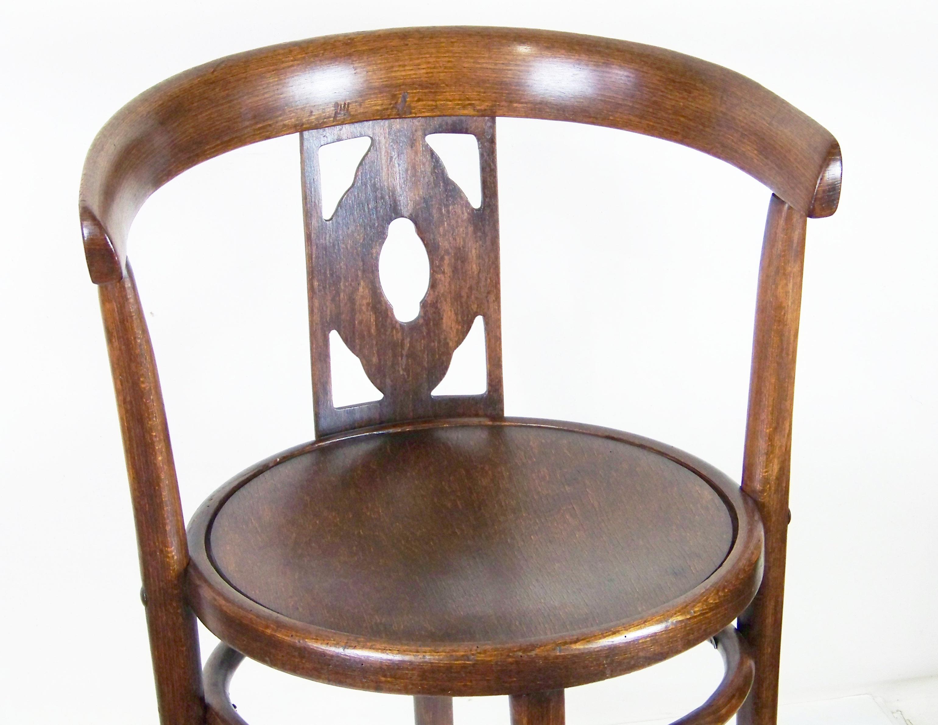 Art Deco Office Chair Thonet Nr.253, circa 1915 For Sale