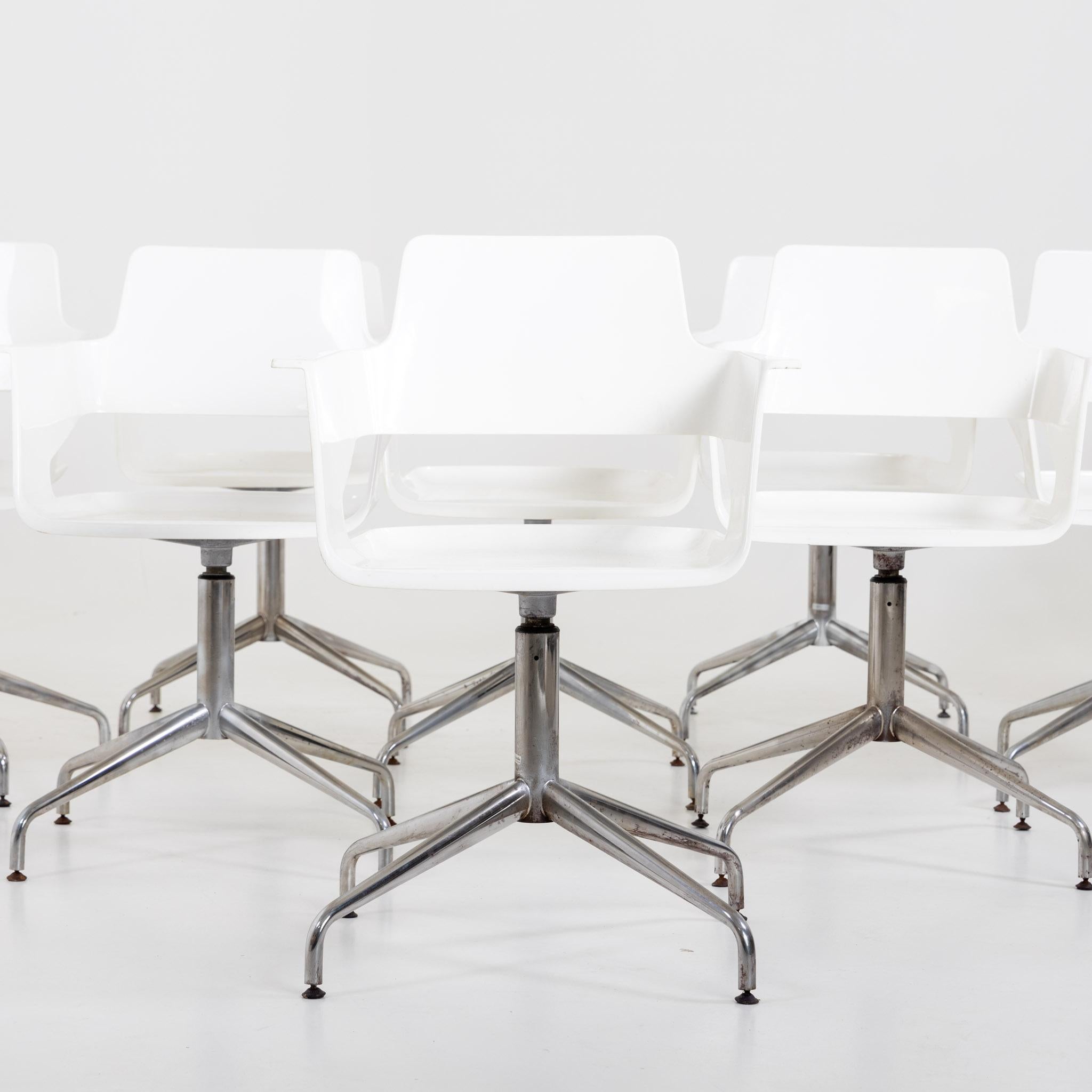 Satz von zehn Bürostühlen, weiß und Metall, 20. Jahrhundert (Moderne) im Angebot