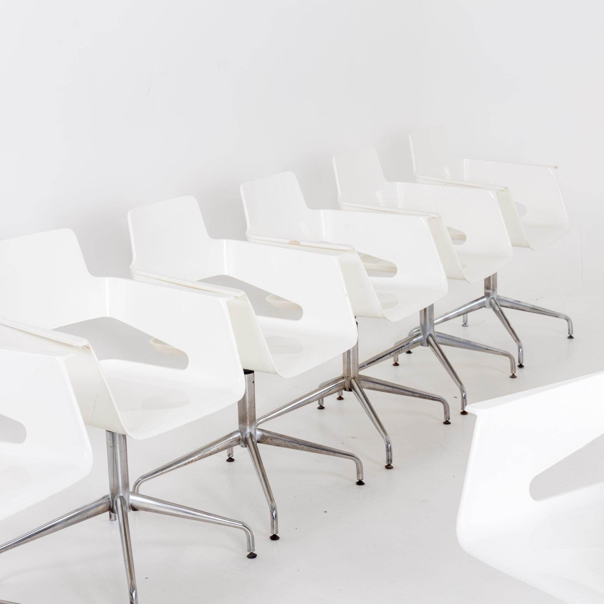 20ième siècle Ensemble de dix chaises de bureau, blanc et métal, 20e siècle en vente