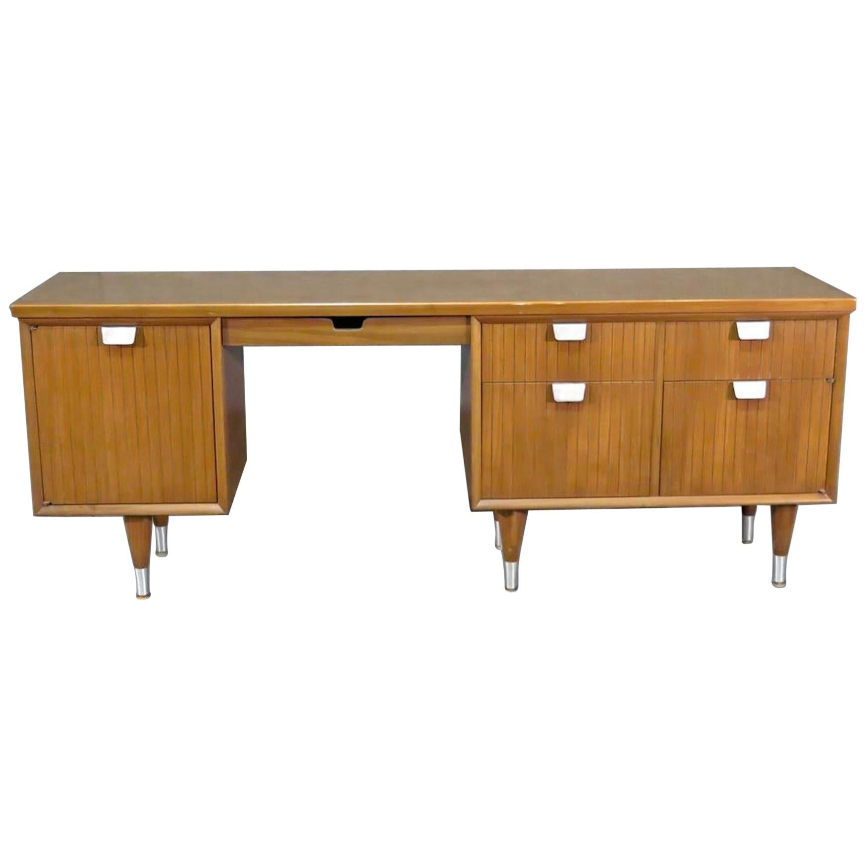 Credenza For Sale at 1stDibs