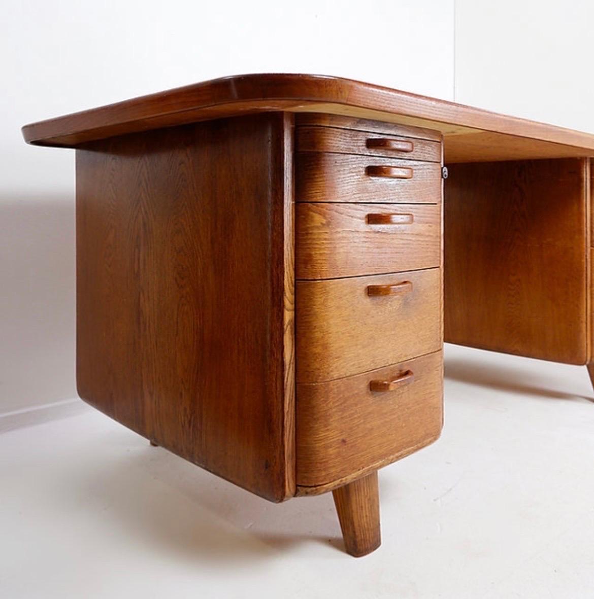 Office desk by Gunnar Ericsson for Facit AB Buromöbel Zurich - 1950s For Sale 3
