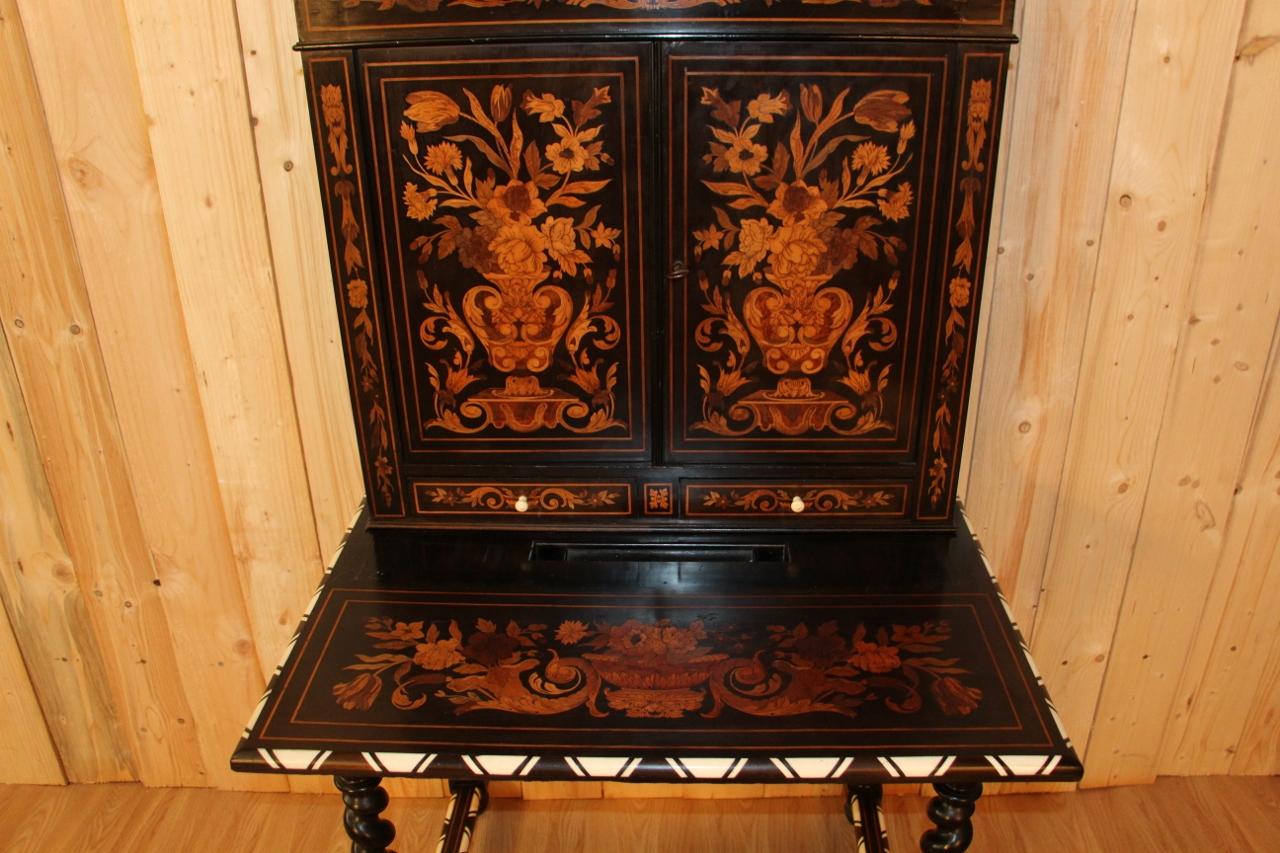 Office Happiness of the Day in Marquetry, 19th Century For Sale 3