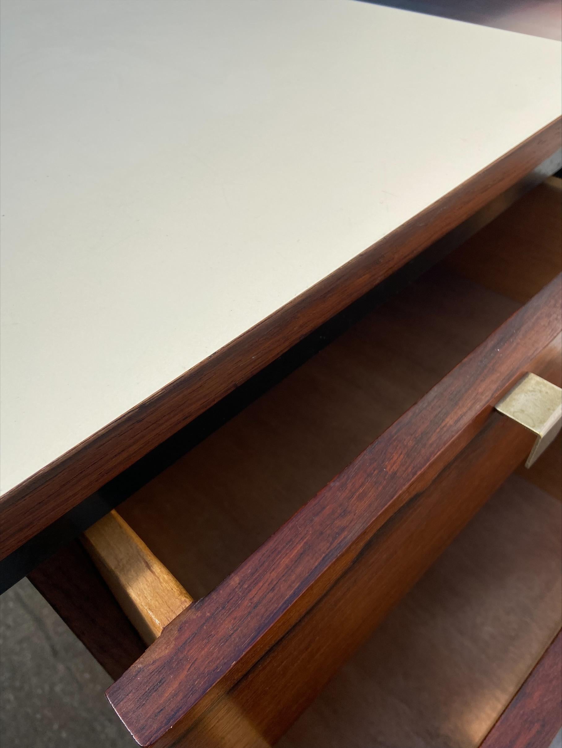 Office - Pierre Paulin 
Minvielle edition 
H72xW100xD60cm
Circa 1955
Rosewood, melamine and wood
Very good condition 
2800€.
 