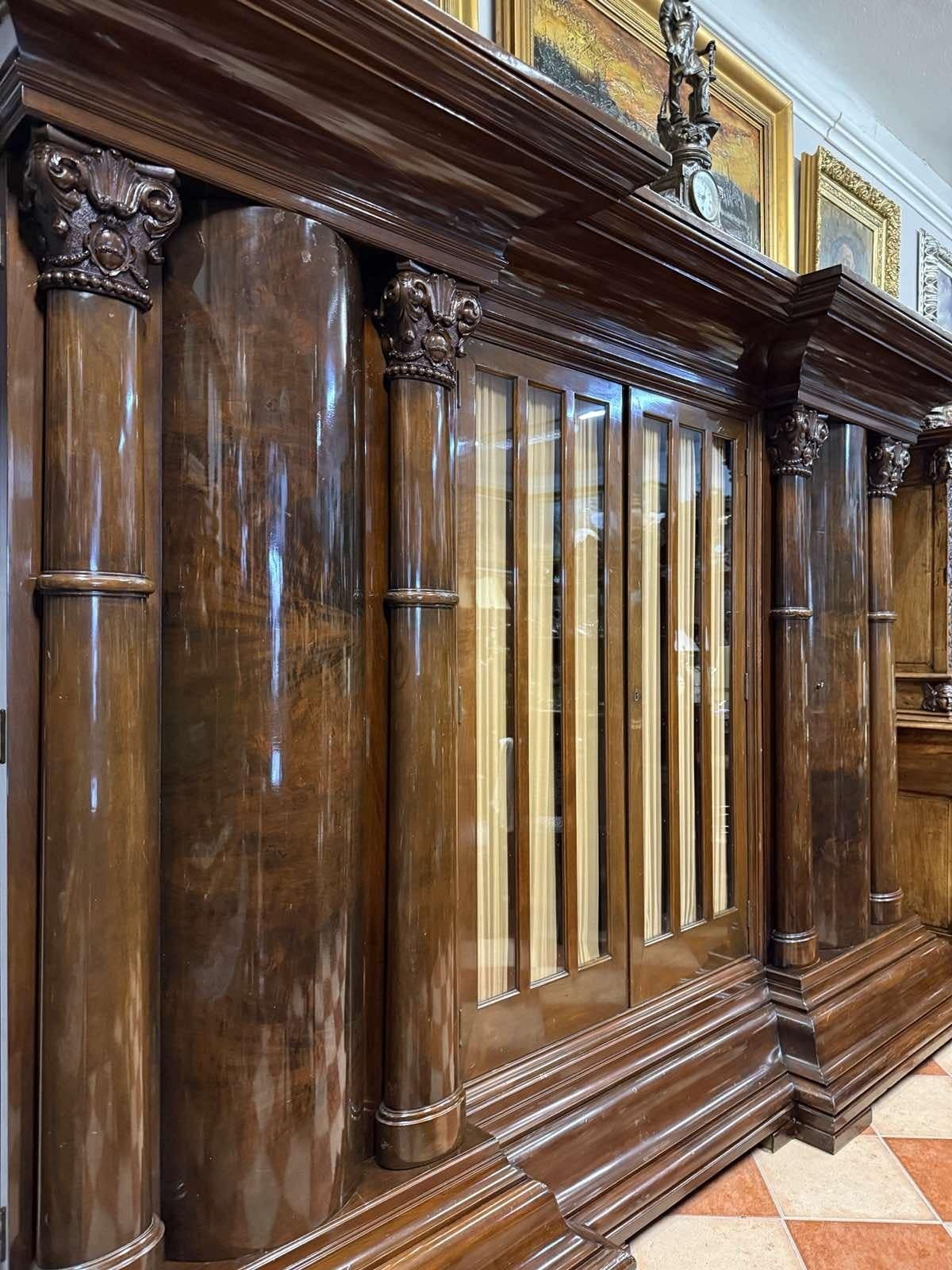 A unique office set from 1930. In very good condition. Library Width: 320 cm Depth: 70 cm Height: 215 cm Desk Width: 188 cm Depth: 70 cm Height: 75 cm Armchair Total height: 118 cm Width: 85 cm Depth: 73 cm



   