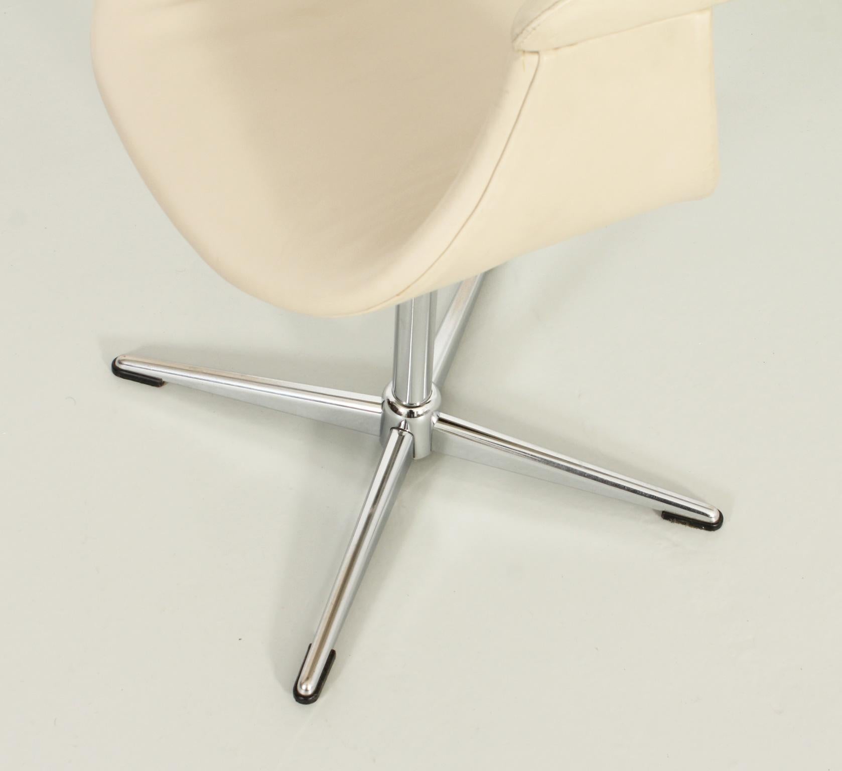 Office Swivel Chair in Cream Leather, France, 1960's For Sale 2