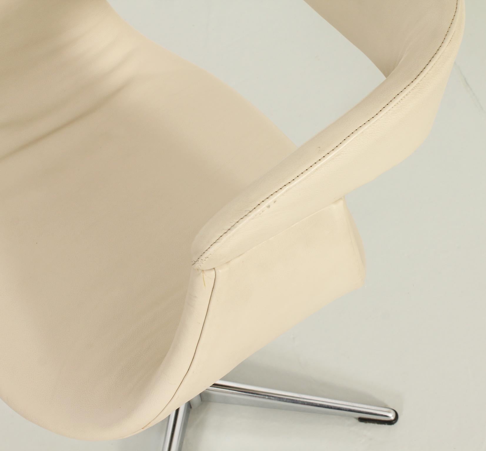 Metal Office Swivel Chair in Cream Leather, France, 1960's For Sale