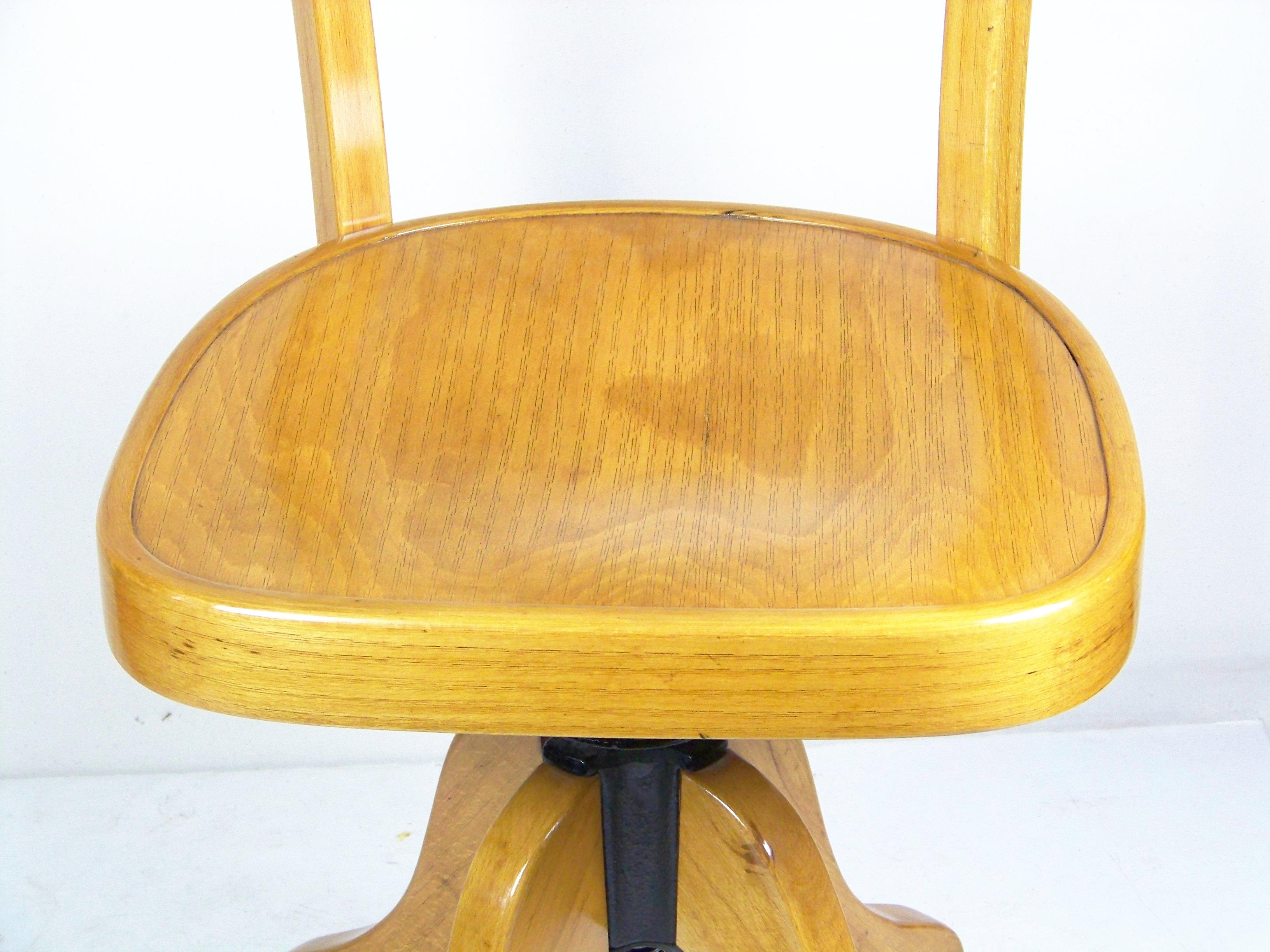 Bauhaus Office Swivel Chair, Thonet Nr.633 For Sale