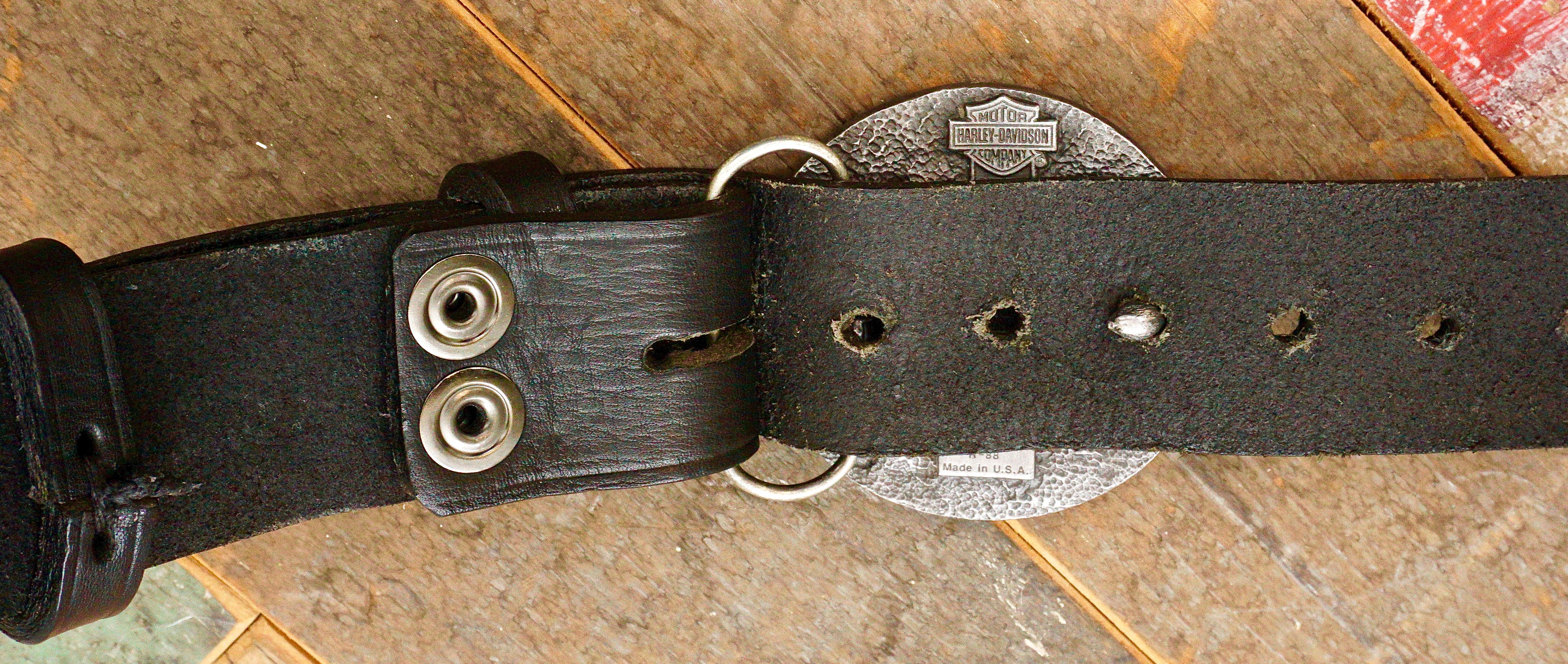 Black Official Harley Davidson Round Orange Enamel Eagle Buckle Leather Belt 1990s