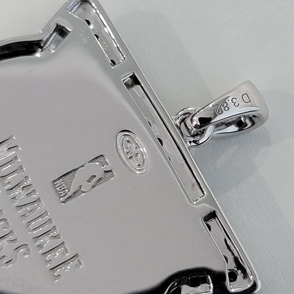 Ciondolo con diamante in oro 14k con licenza ufficiale NBA Milwaukee Bucks di Gameplan in vendita 6