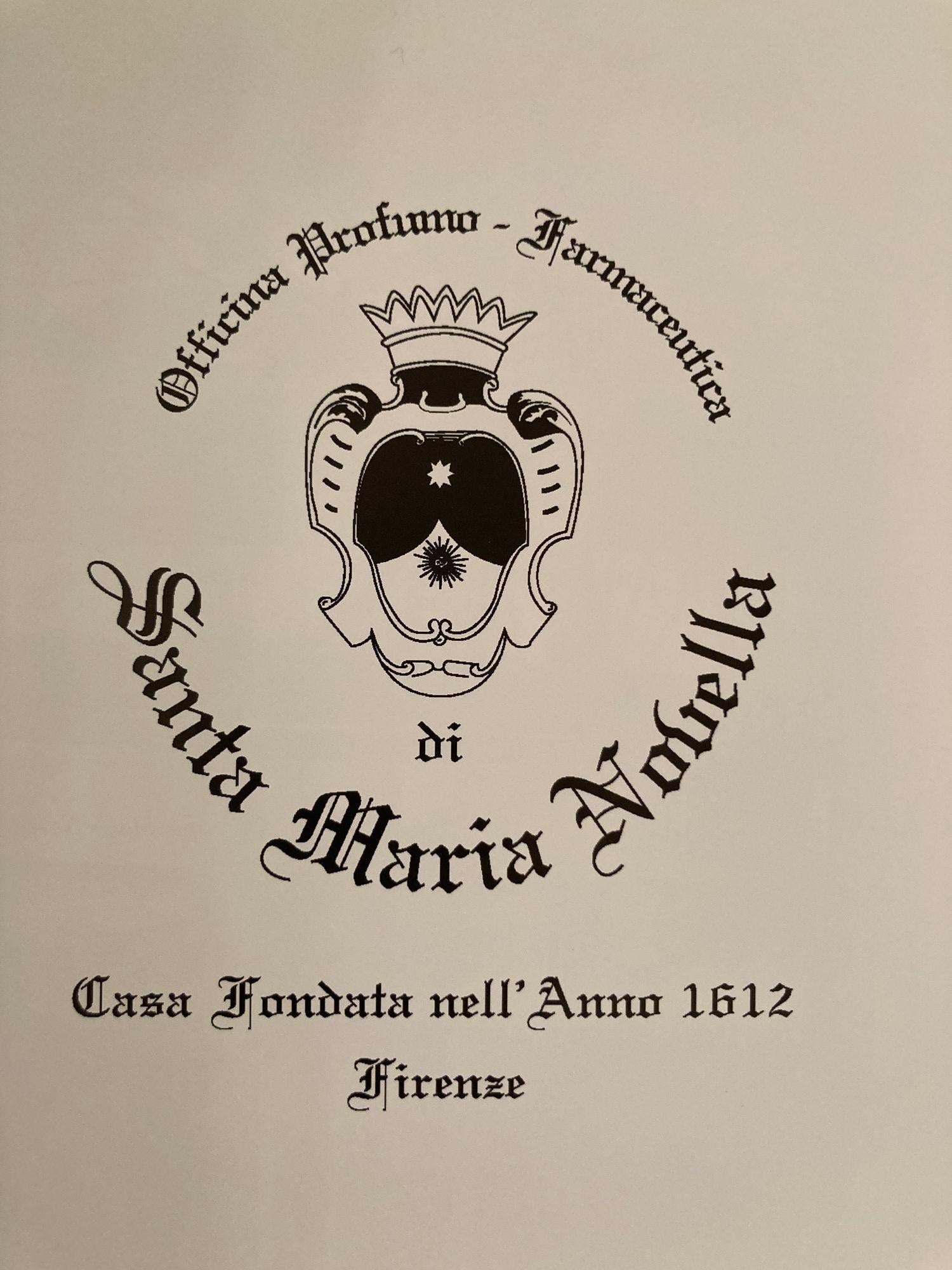 20ième siècle Livre de photographies à couverture rigide Officina Profumo Farmaceutica di Santa Maria Novella en vente