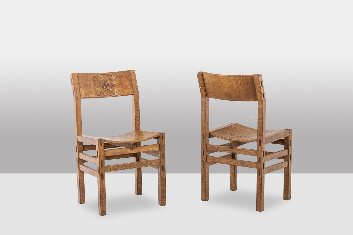 Officina Rivadossi, table et 4 chaises de style brutaliste. Italie, vers 1970 en vente 3