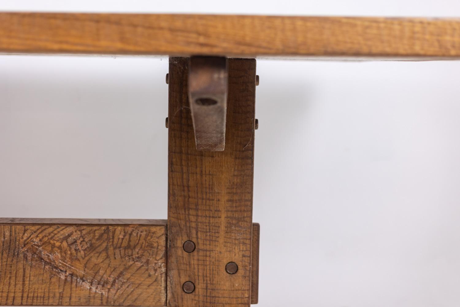 Chêne Officina Rivadossi, table et 4 chaises de style brutaliste. Italie, vers 1970 en vente