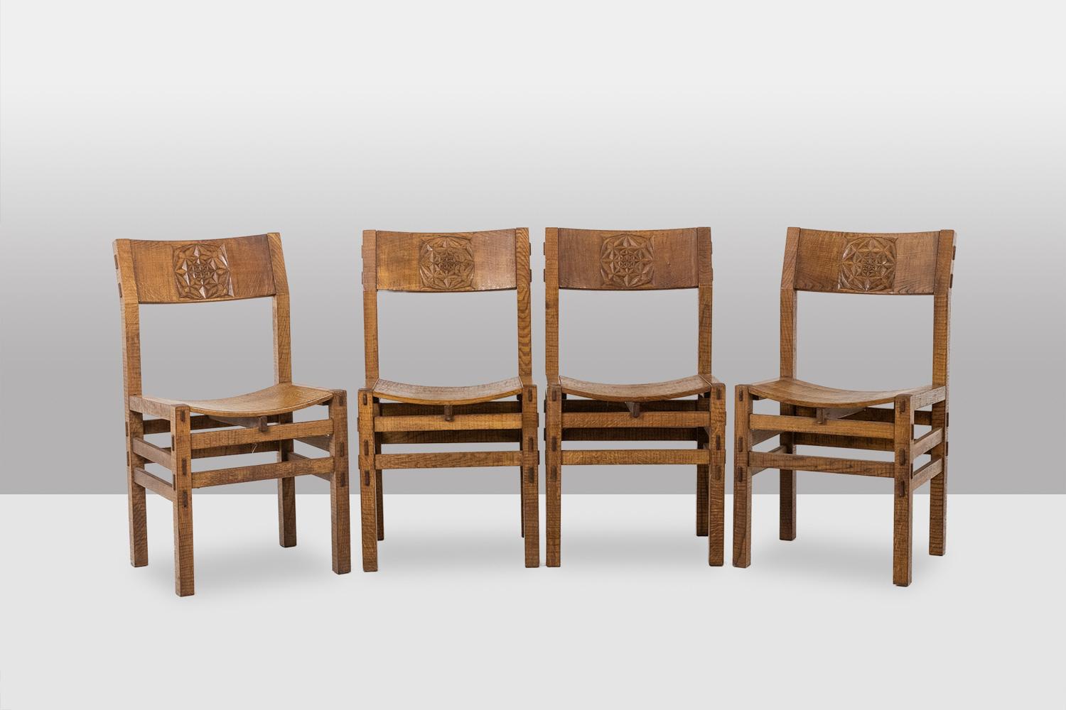 Officina Rivadossi, table et 4 chaises de style brutaliste. Italie, vers 1970 en vente 2