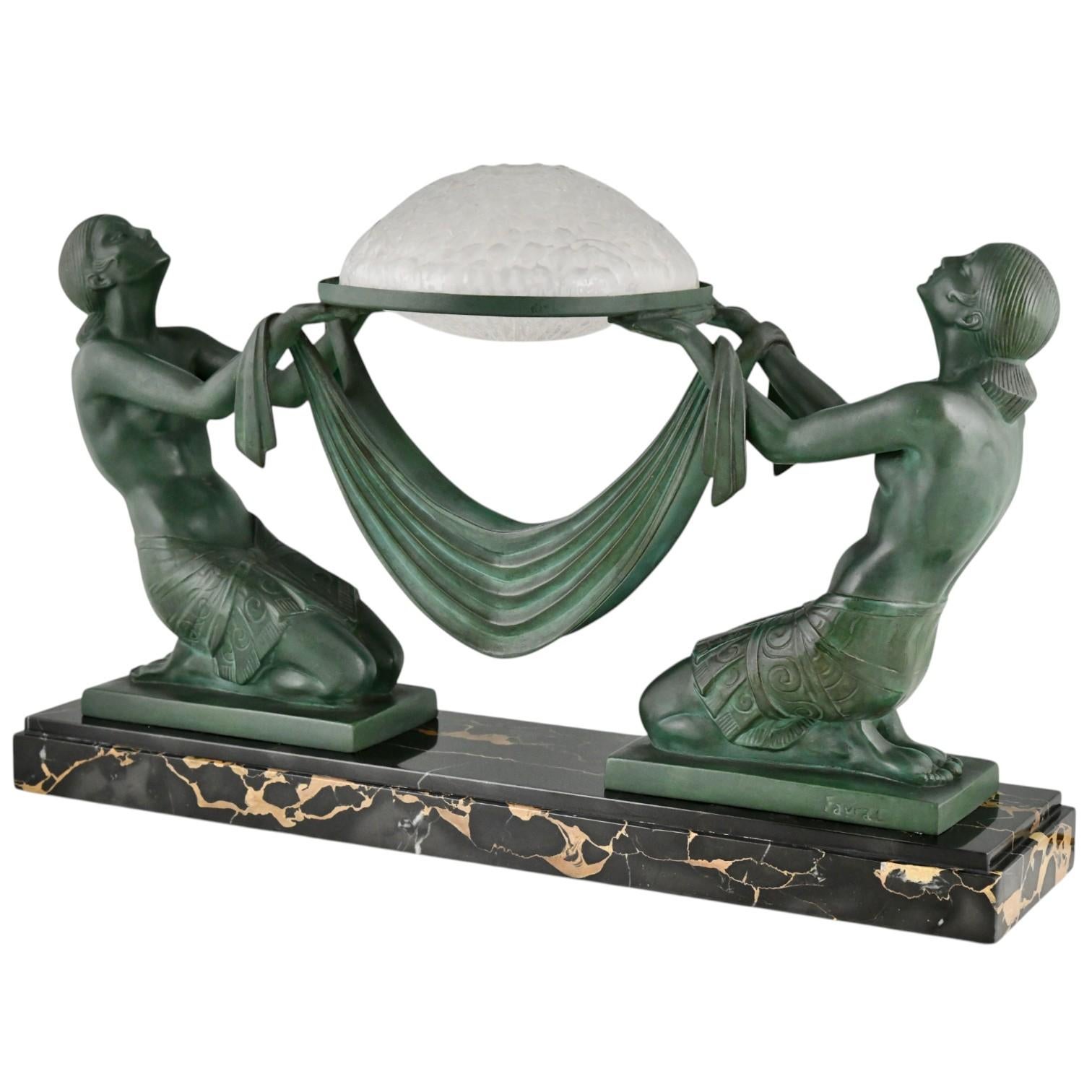 Offrande Art Decó Lámpara de sobremesa Damas arrodilladas Fayral & Daum Le Faguays Le Verrier Francés en venta