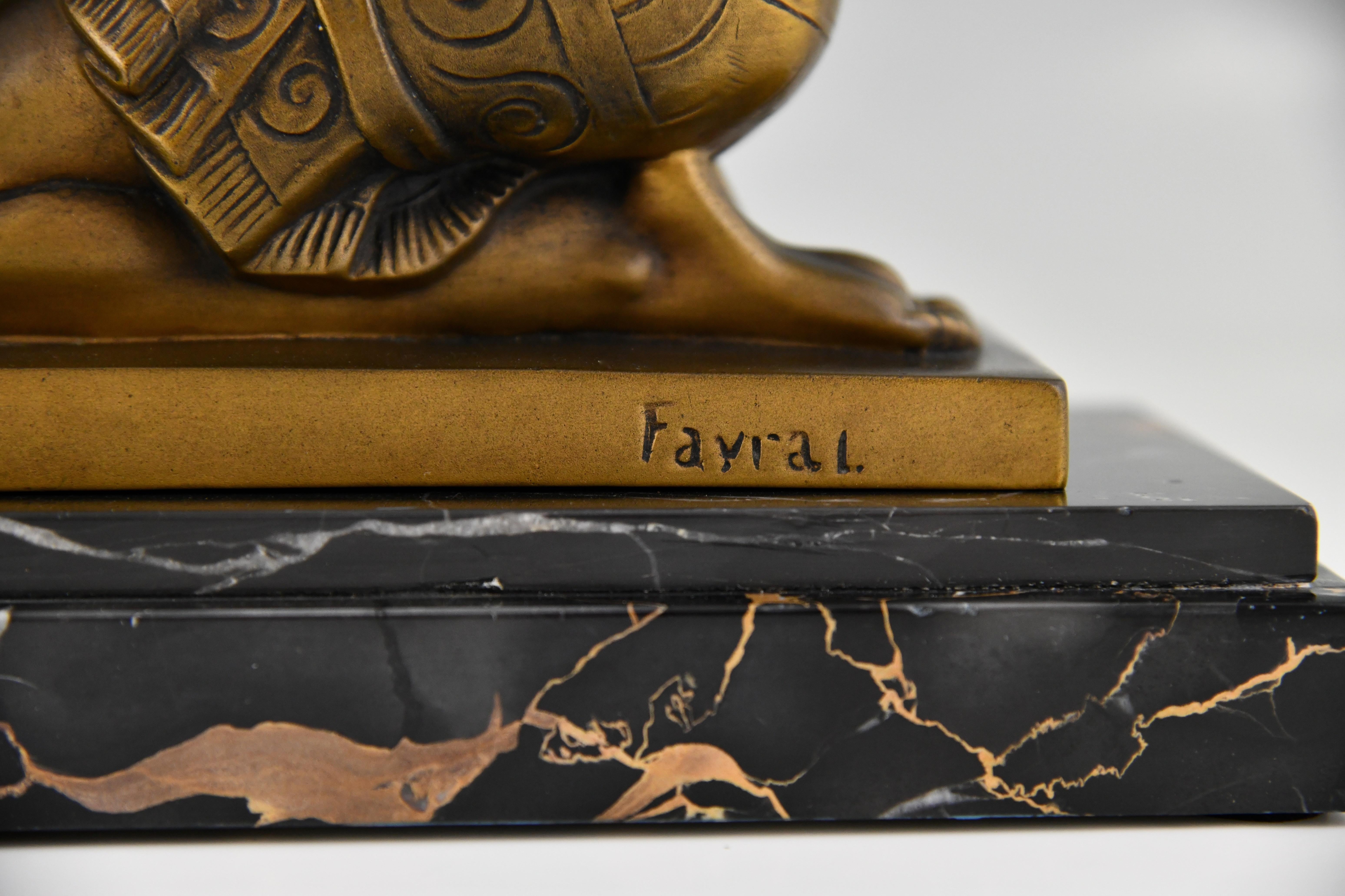 Lampe de table Art Déco Offrande avec nus agenouillés Fayral & Daum Nancy, Le Faguays en vente 5