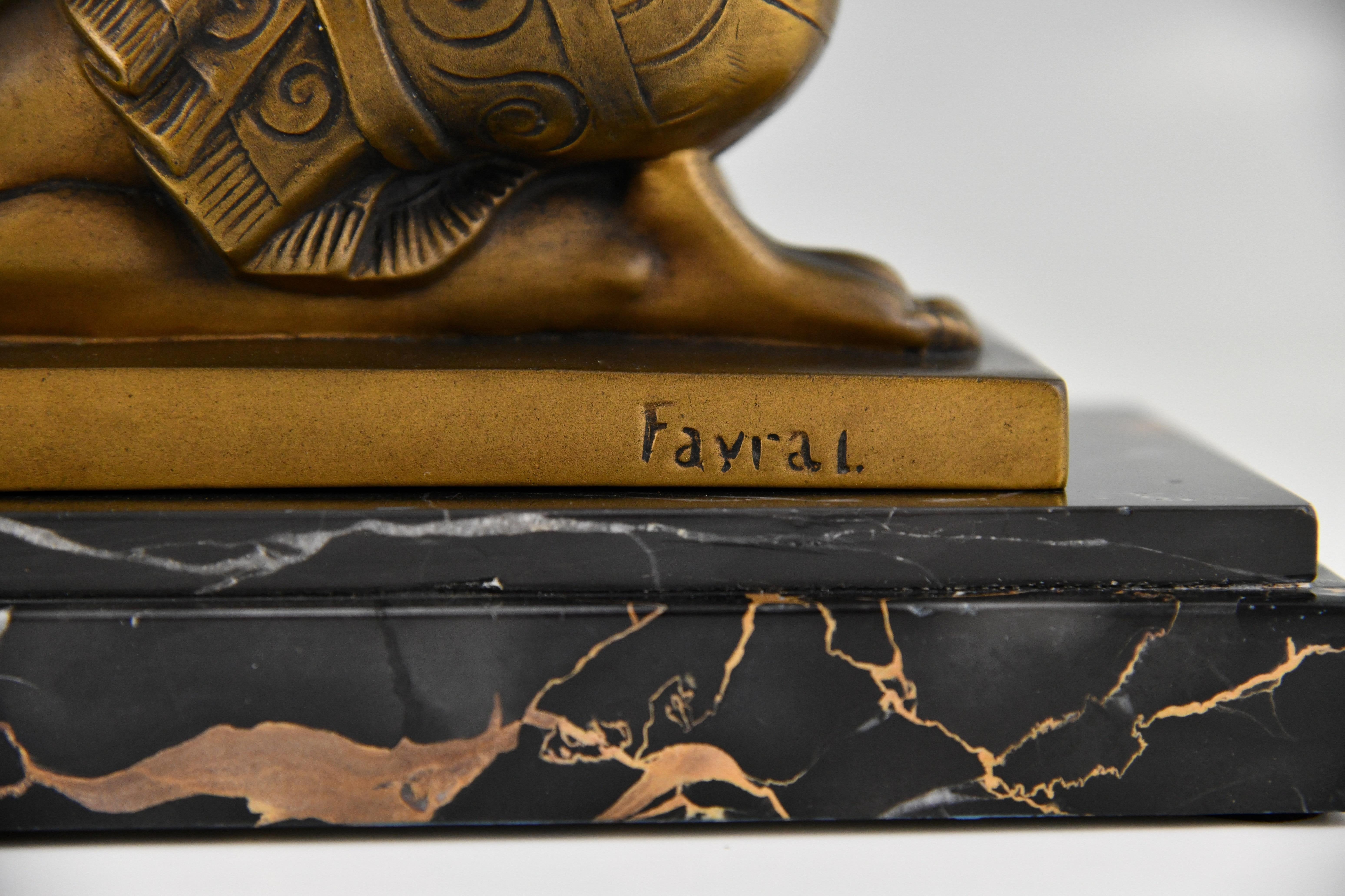 Lampe de table Art Déco Offrande avec nus agenouillés Fayral & Daum Nancy, Le Faguays en vente 4