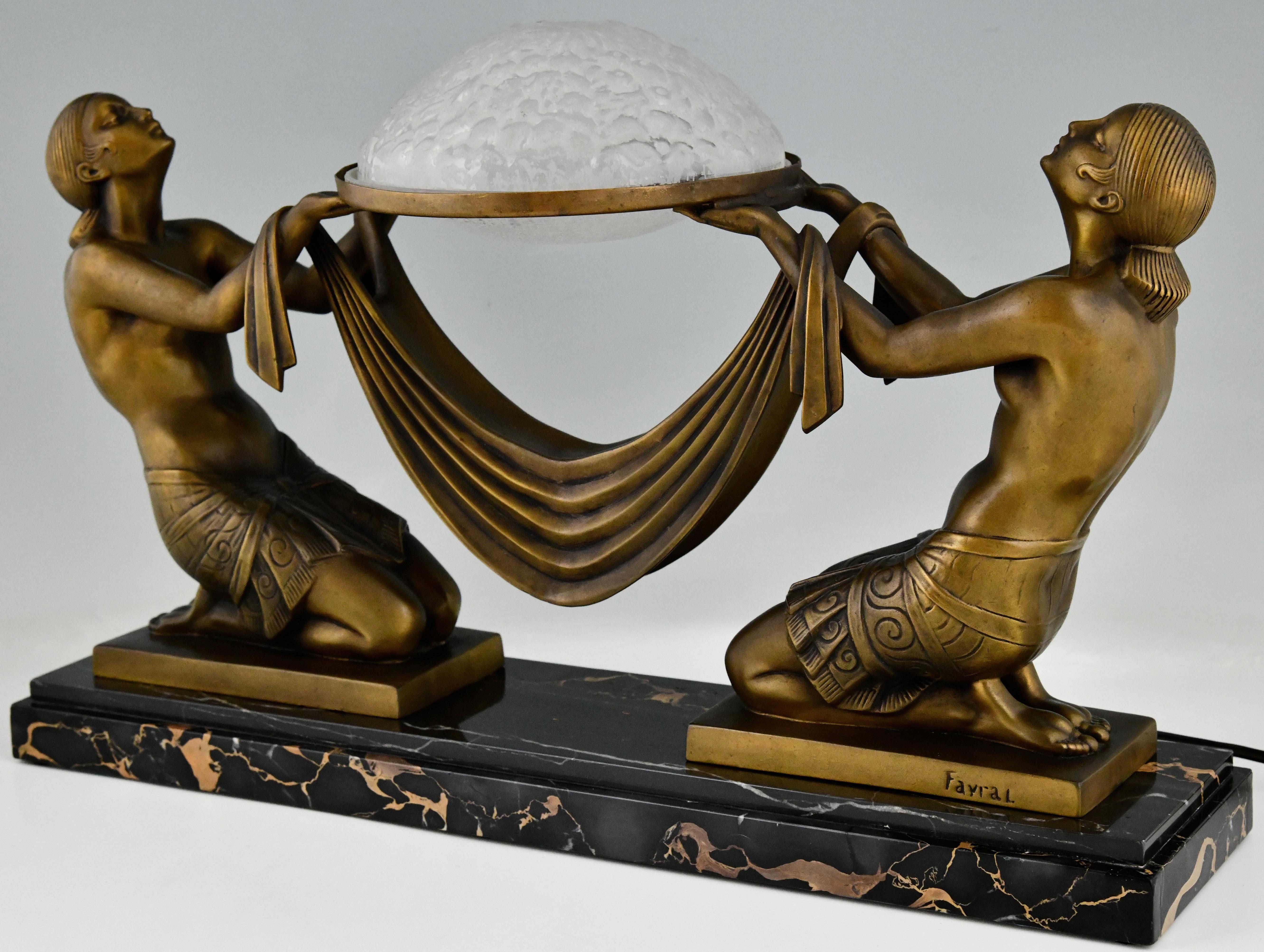 Patinated Offrande Art Deco Table Lamp with Kneeling Nudes Fayral & Daum Nancy, Le Faguays For Sale