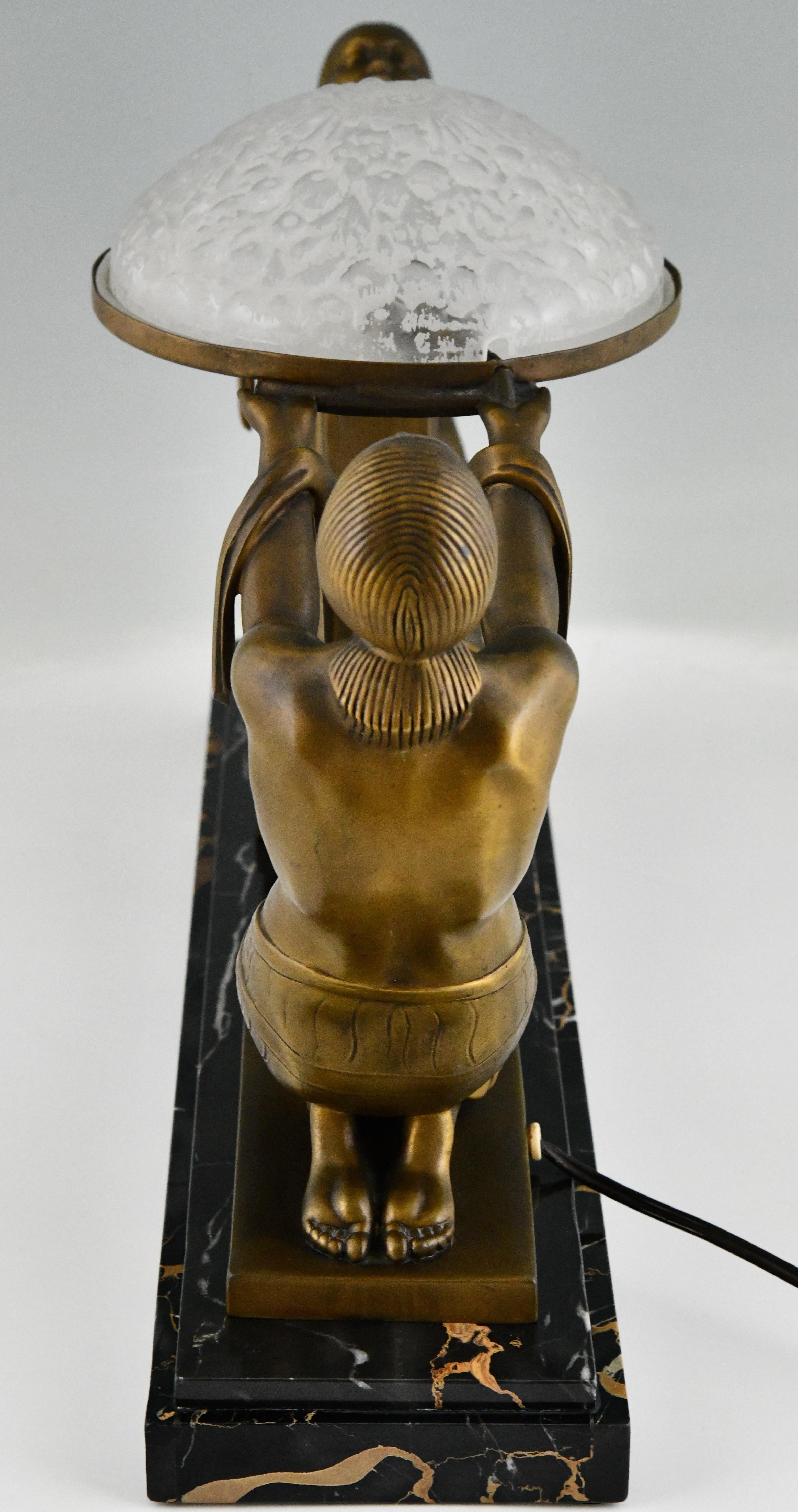 Offrande Art Deco Table Lamp with Kneeling Nudes Fayral & Daum Nancy, Le Faguays In Good Condition For Sale In Antwerp, BE