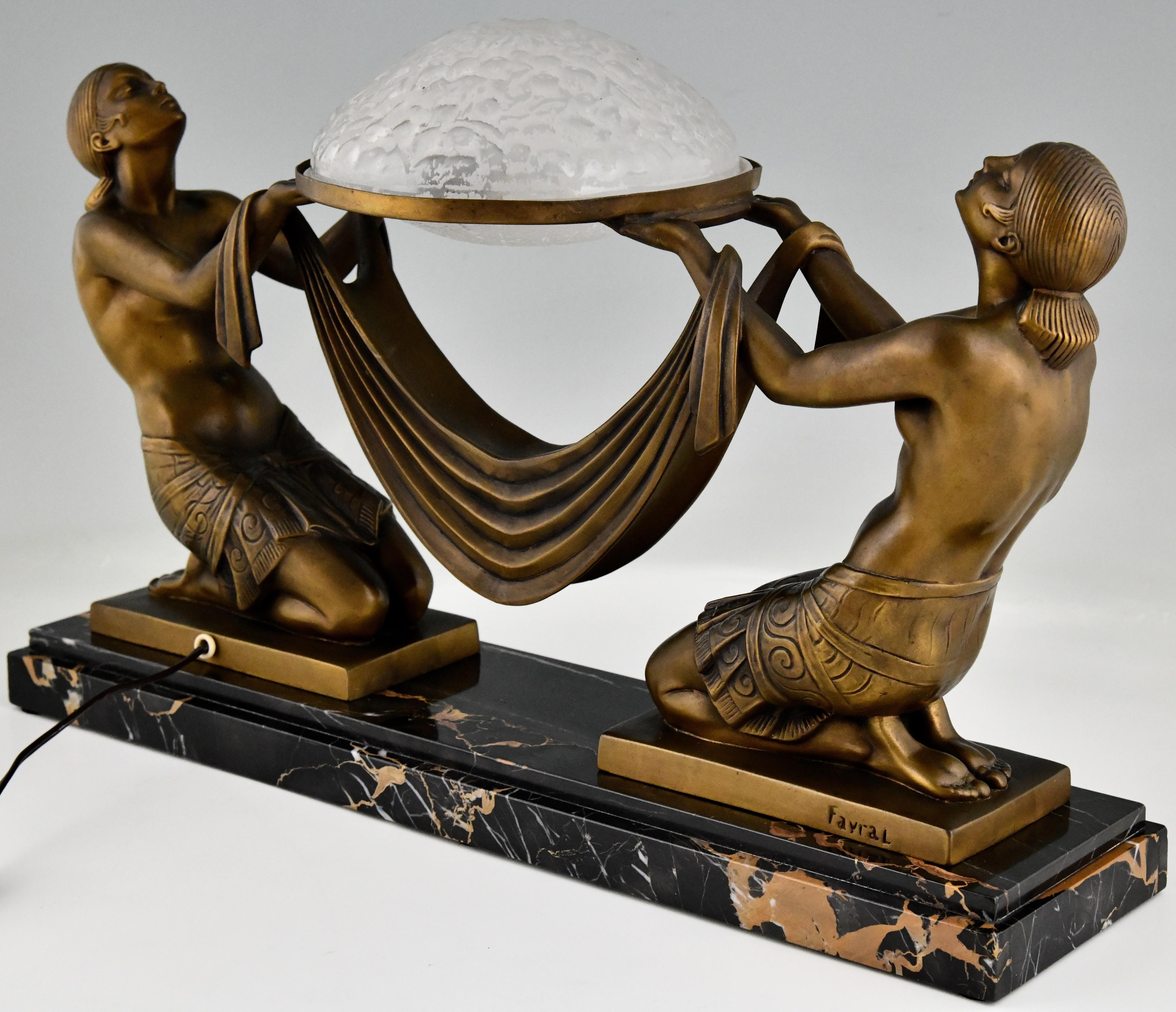 Metal Offrande Art Deco Table Lamp with Kneeling Nudes Fayral & Daum Nancy, Le Faguays For Sale