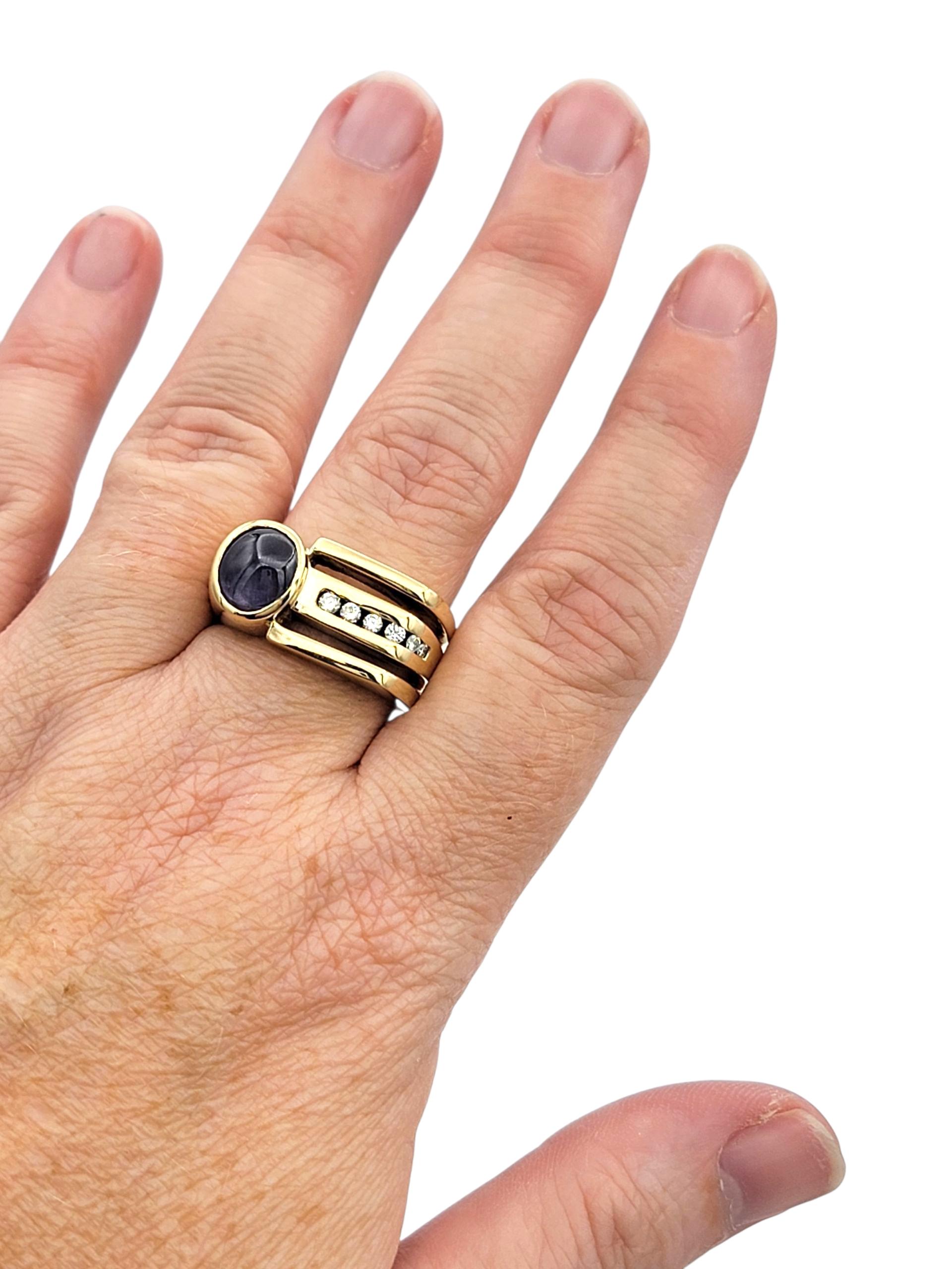 Anello a fascia squadrata con zaffiro viola e diamante taglio cabochon Offset in oro 14 carati in vendita 4