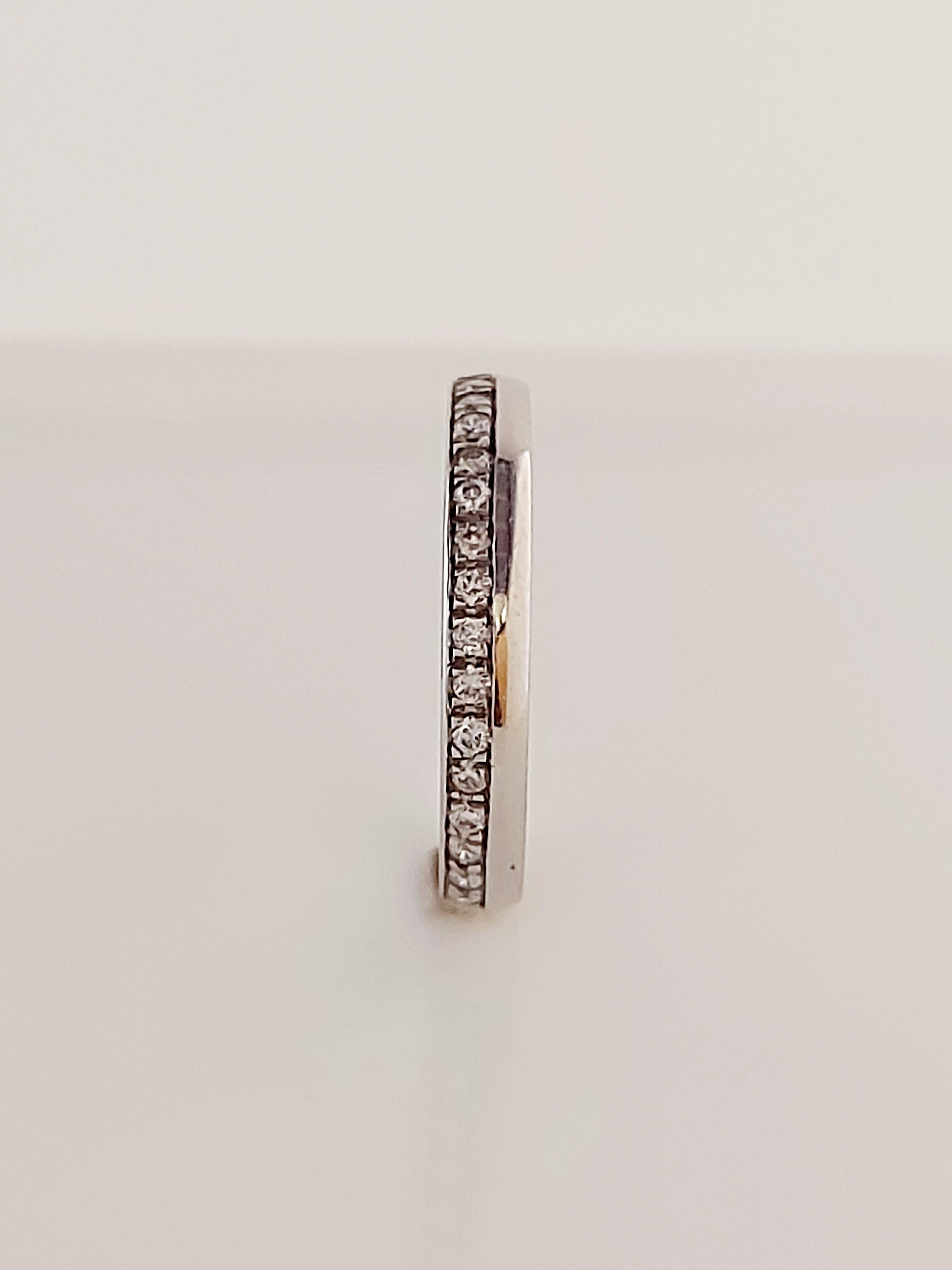Contemporary Offset Diamond Band Ring 18ct