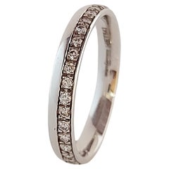 Offset Diamond Band Ring 18ct