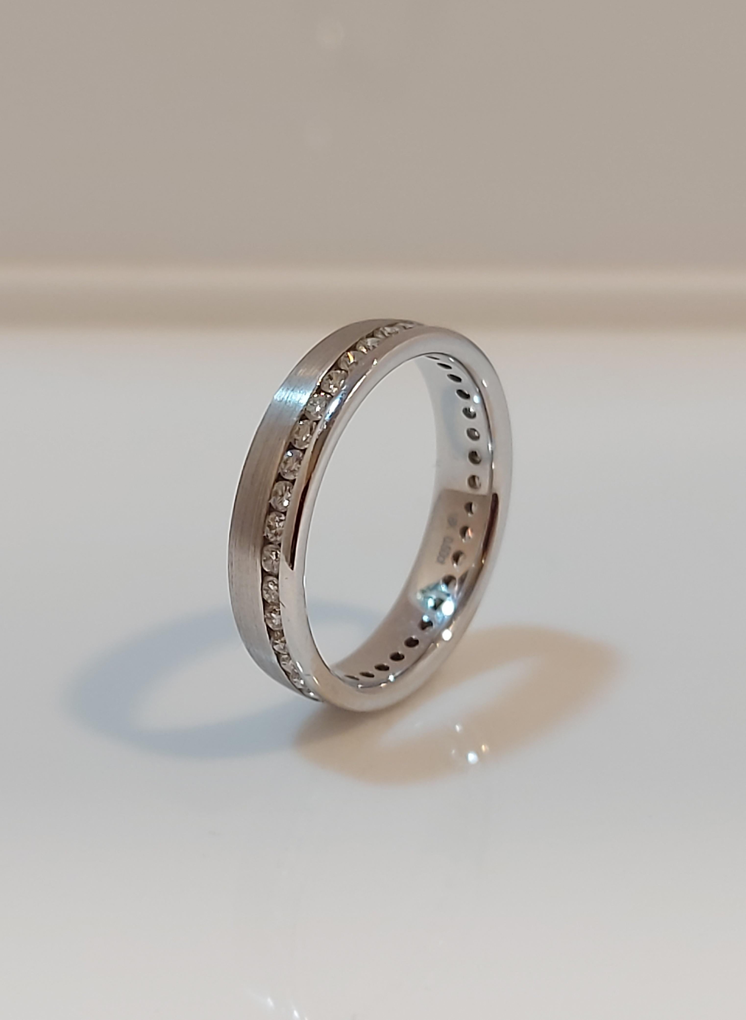 Brilliant Cut Offset Diamond Band Ring For Sale