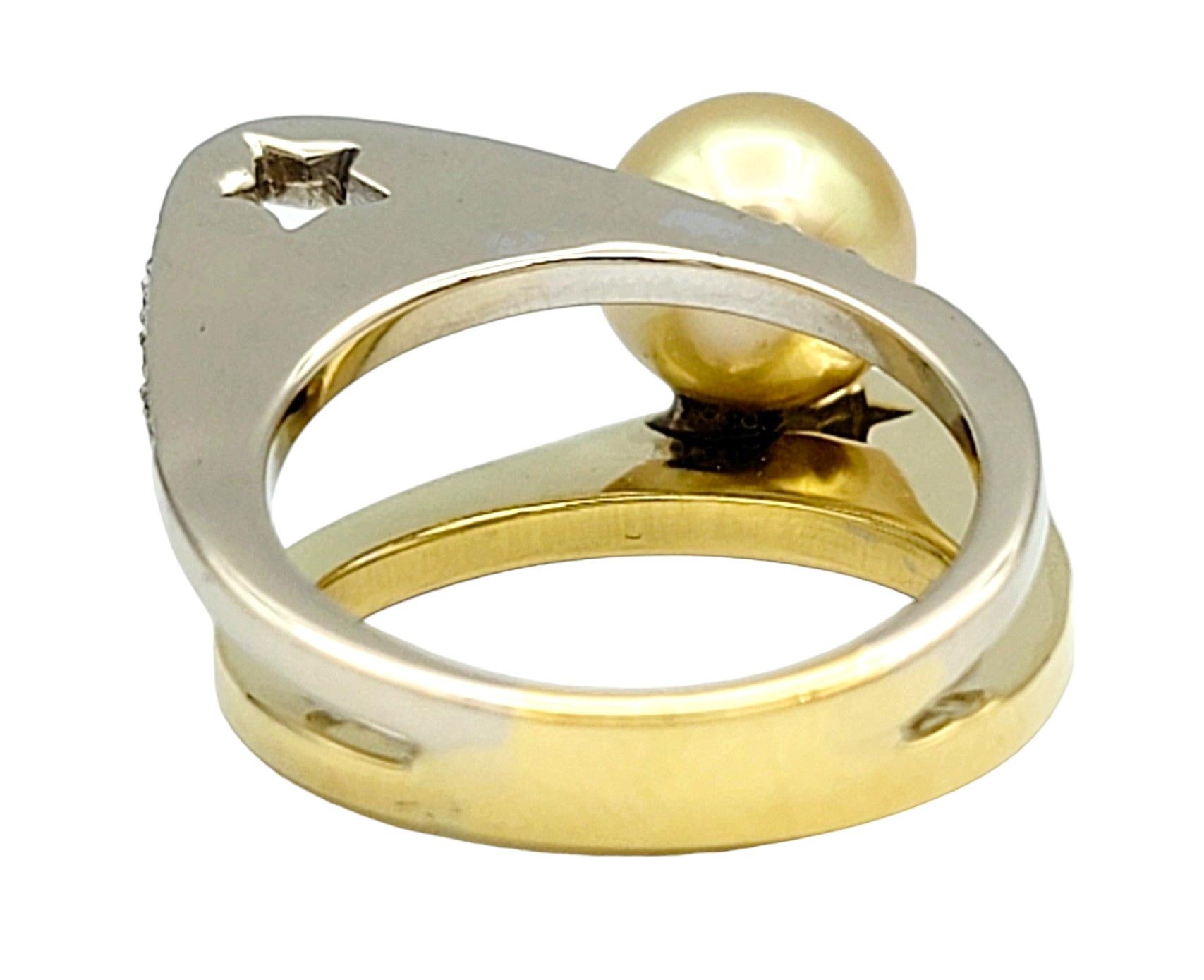 Offset Pearl and Pavé Diamond Geometric Star Cutout Ring in Two-Toned 18K Gold For Sale 4