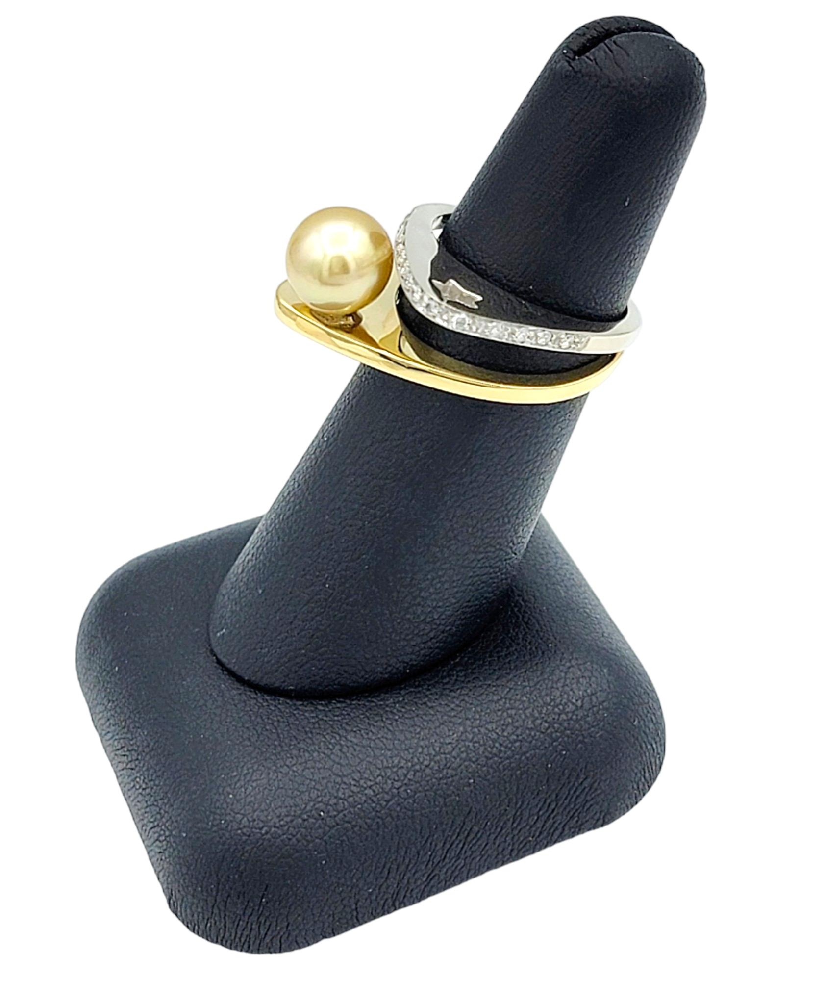 Offset Pearl and Pavé Diamond Geometric Star Cutout Ring in Two-Toned 18K Gold For Sale 10