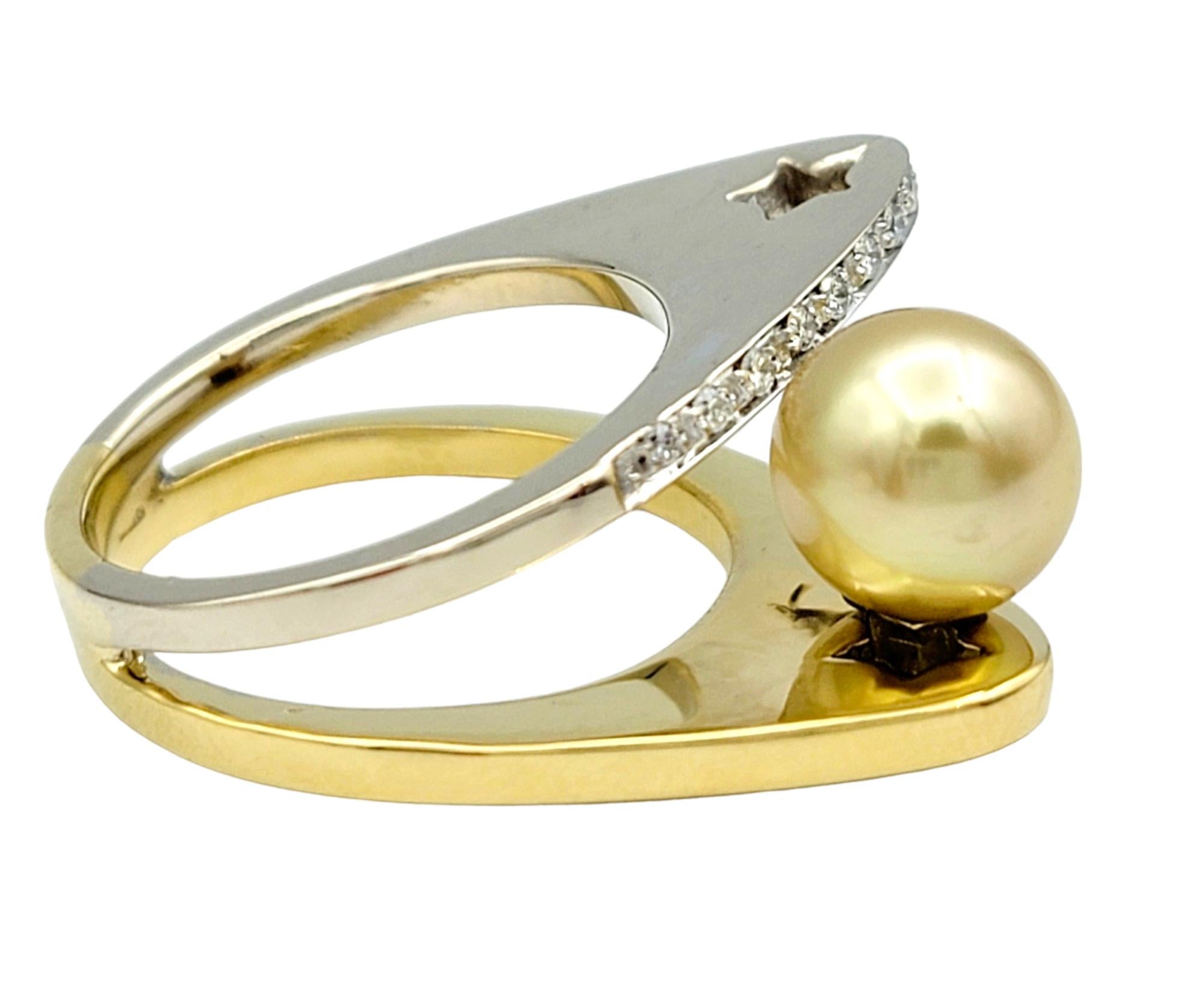Offset Pearl and Pavé Diamond Geometric Star Cutout Ring in Two-Toned 18K Gold For Sale 1