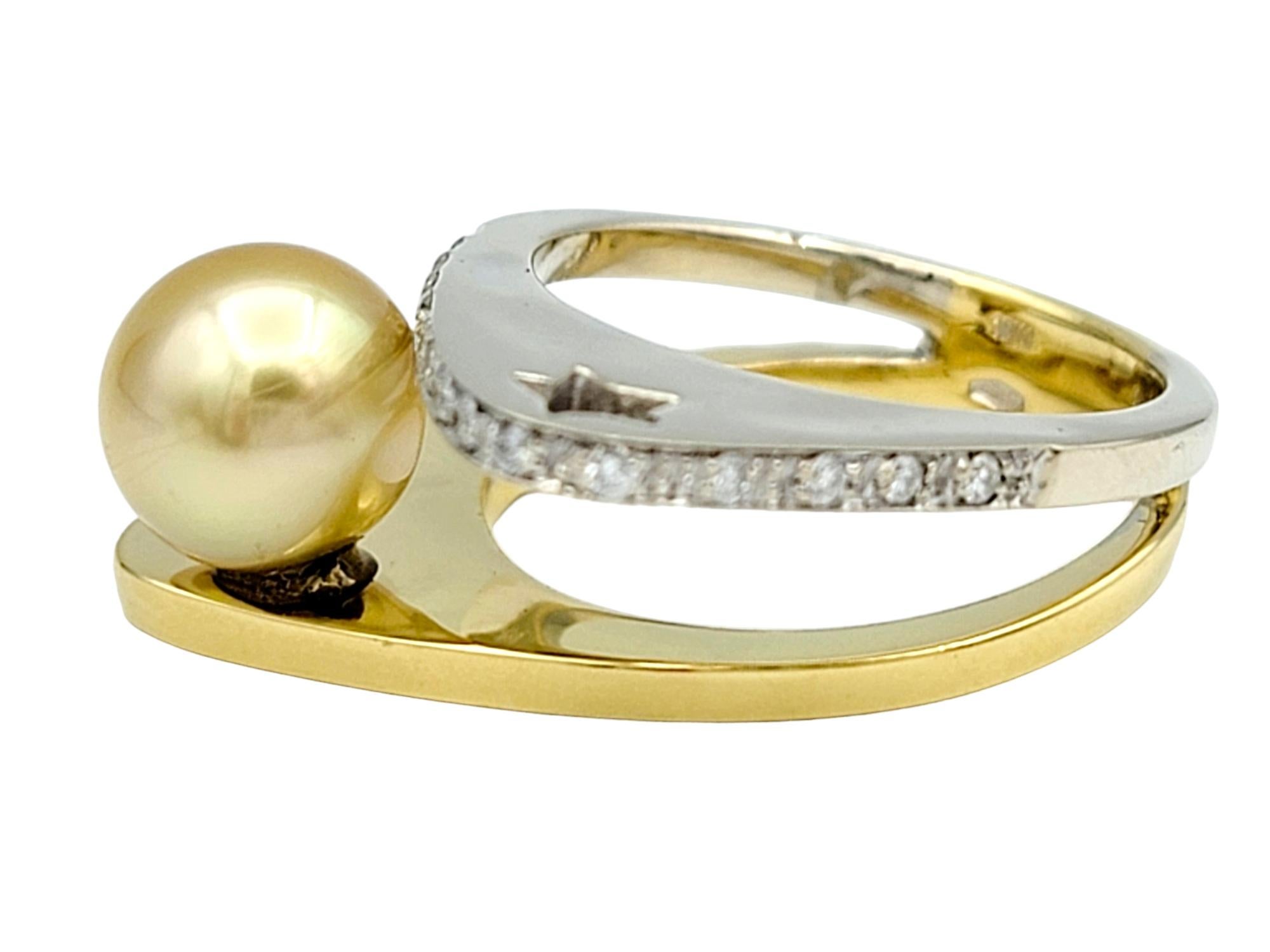 Offset Pearl and Pavé Diamond Geometric Star Cutout Ring in Two-Toned 18K Gold For Sale 2