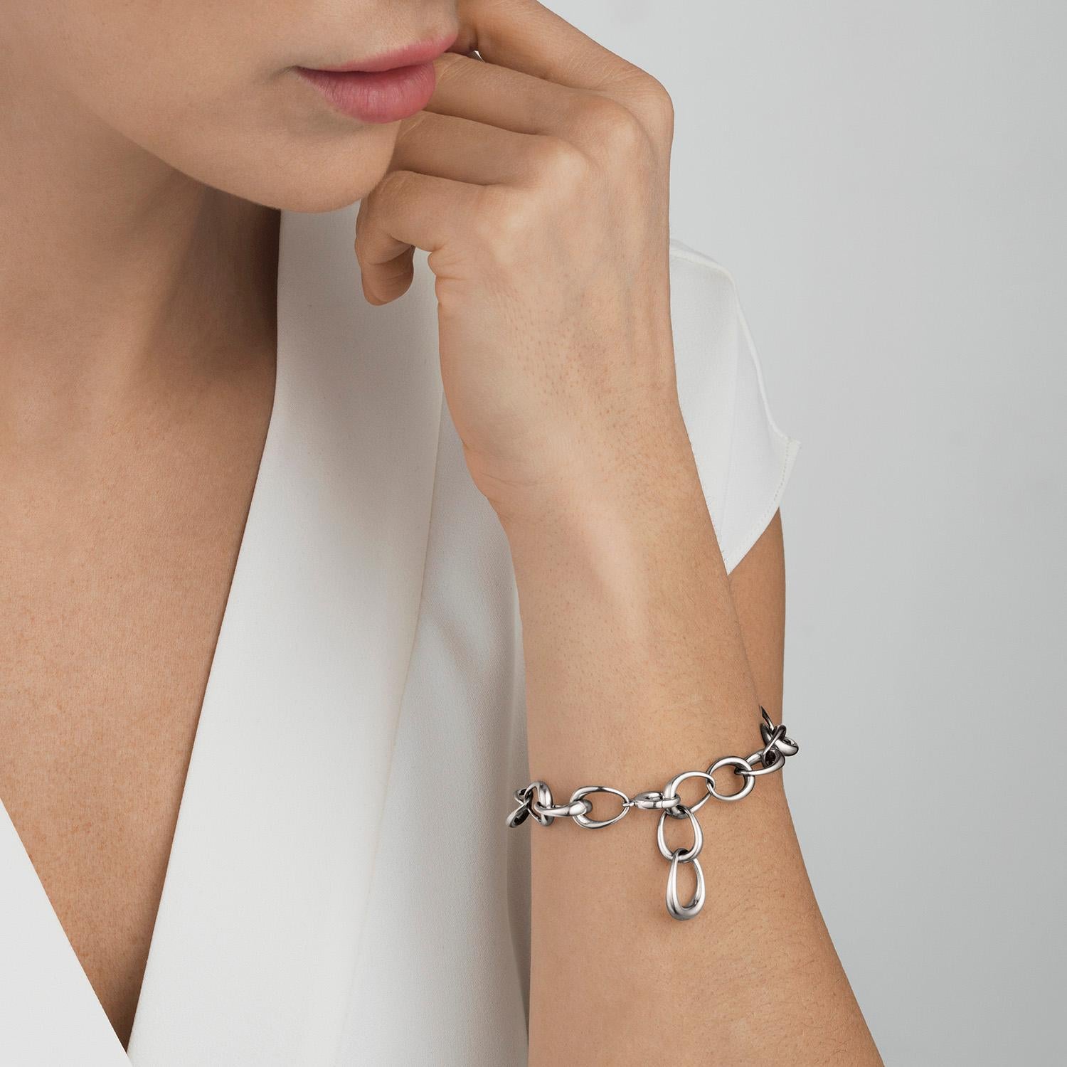 Organic natural forms replace conventional links in this striking and contemporary version of a classic sterling silver chain bracelet. Inspired by unbreakable bond between mother and daughter, the bracelet symbolises how closely we are connected to