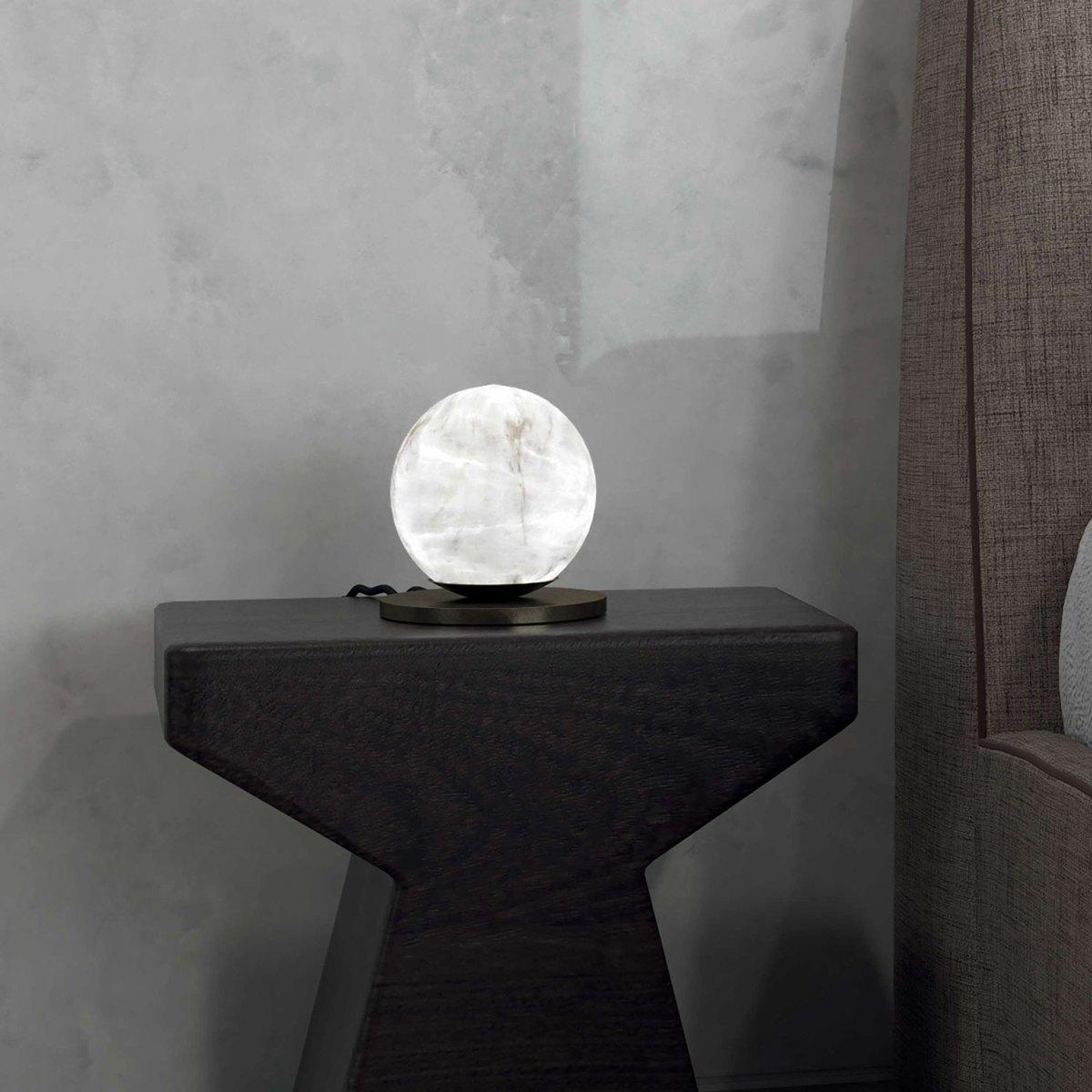italien Ofione Lampe de table en métal noir brossé par Alabastro Italiano en vente