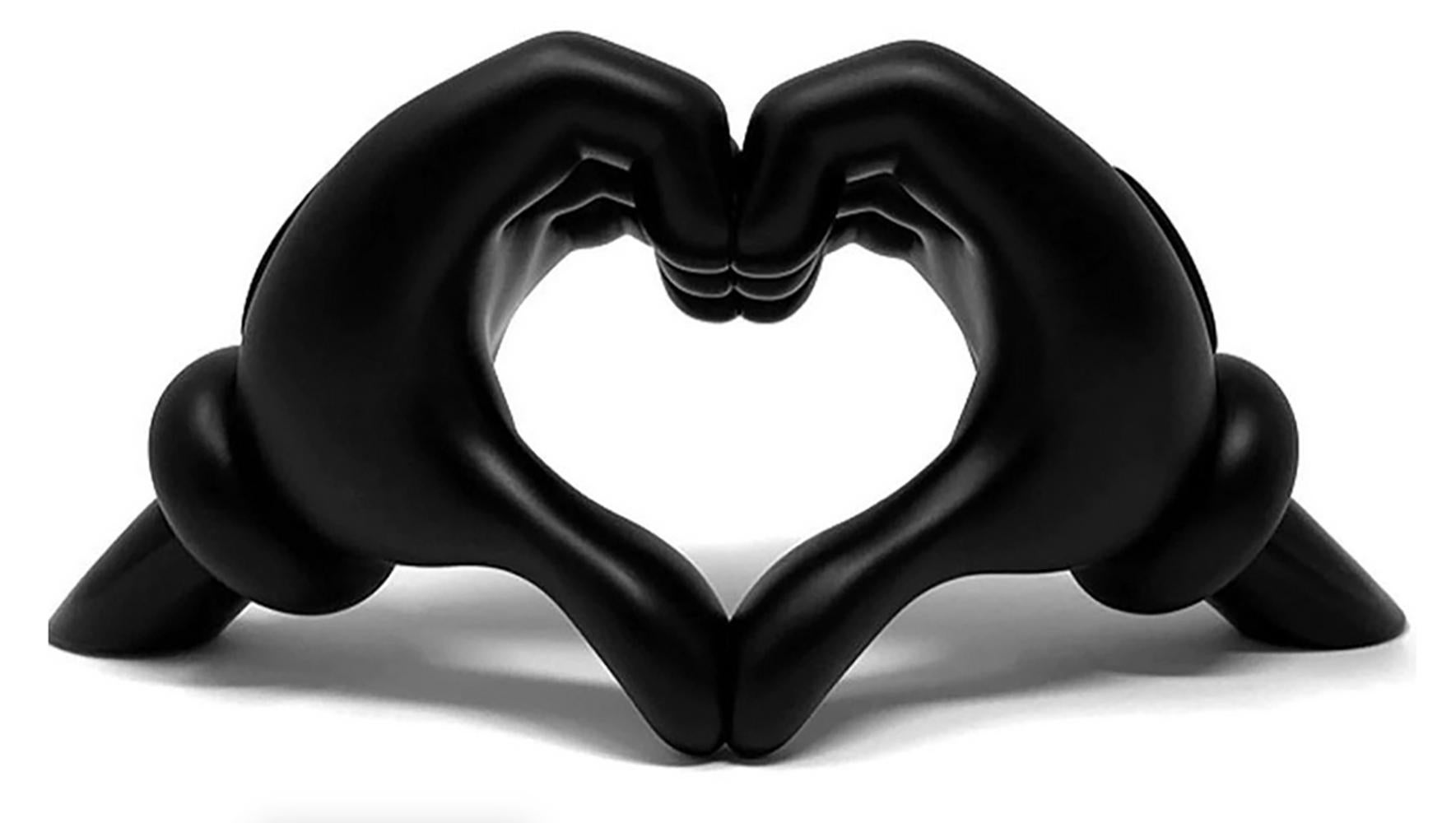 LOVE GLOVES VINYL FIGURE: SLICK EDITION Matte Black w/Gloss Black Accents Edition of 500 
Size: 5 Inches H x 10 Inches W (12.7cm x 25.4cm)
SOLD OUT - Slick Edition
Brand new in perfect condition.

Slick’s work has been presented in a variety of