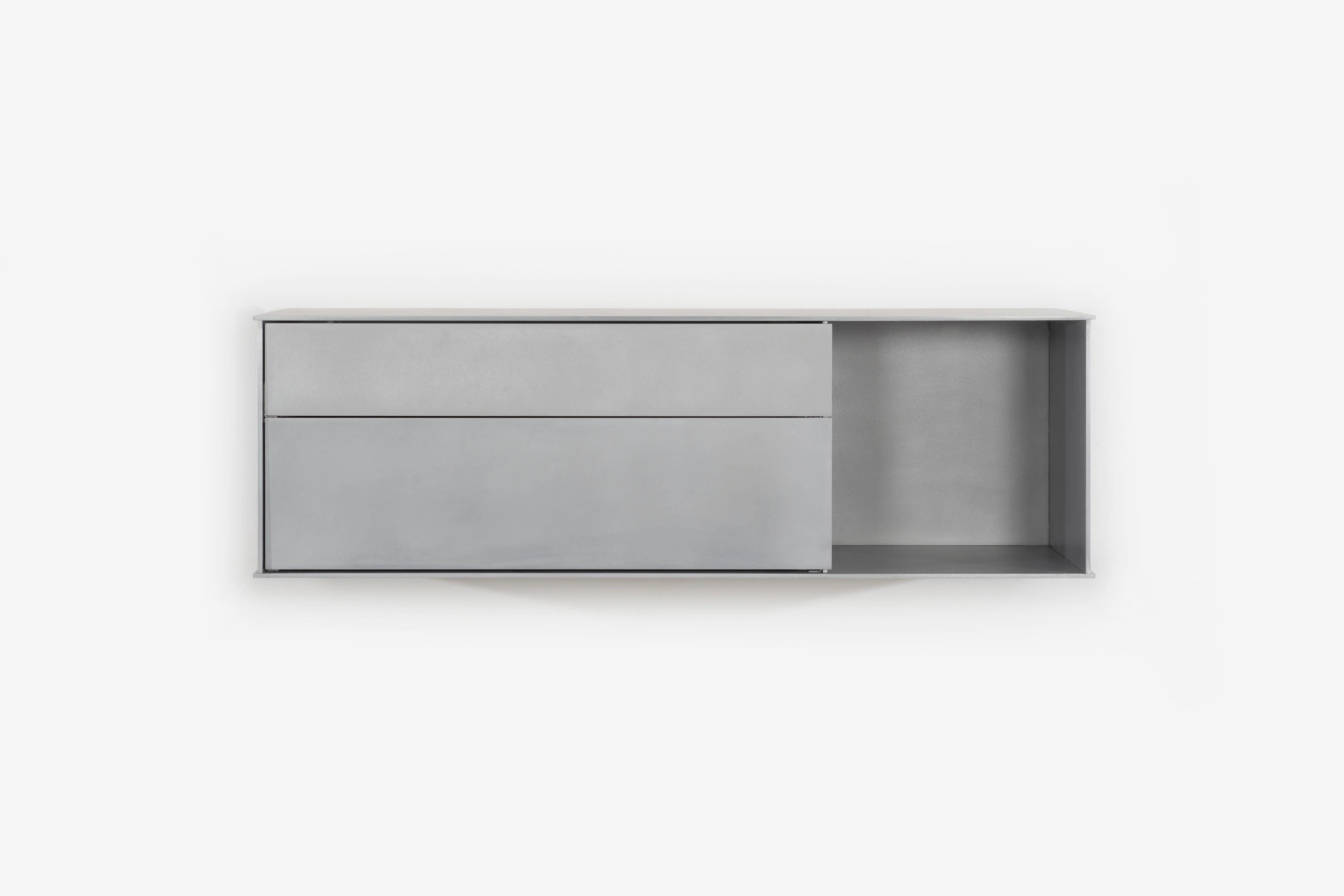OG-Wandregal mit Schubladen in gewachstem Aluminiumblech von Jonathan Nesci (amerikanisch) im Angebot