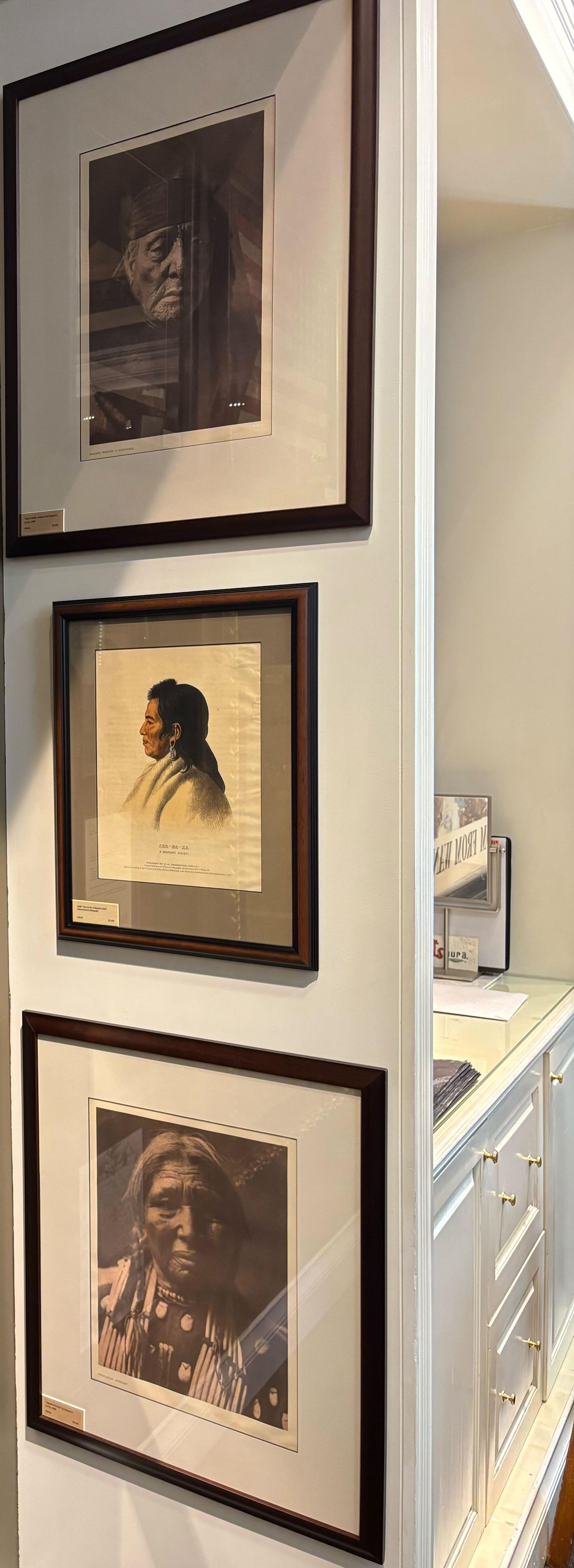 « Ogalala Woman » (Femmegalala) par Edward S. Curtis, 1908 en vente 1