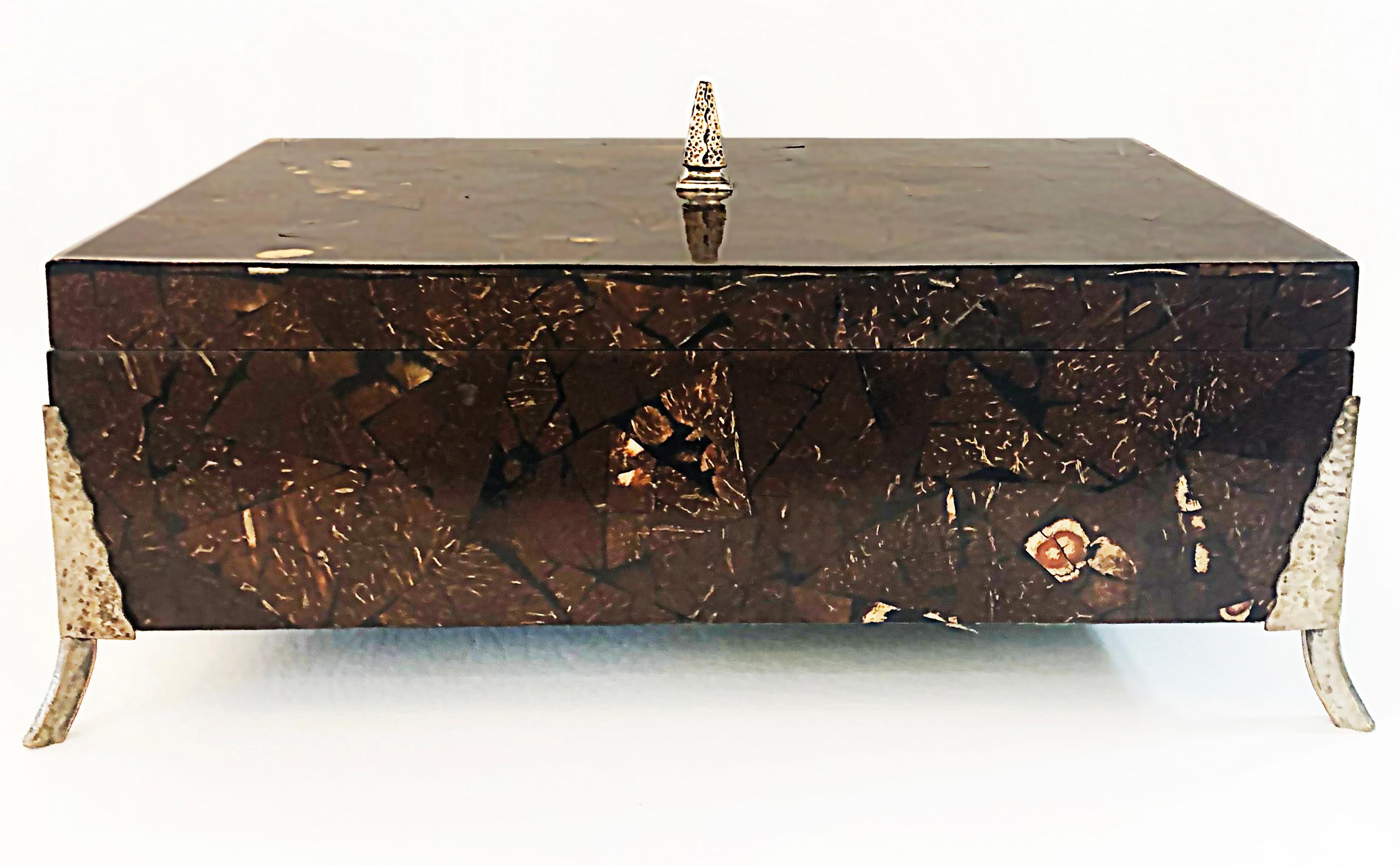 Oggetti Tessellated Coconut Shell Lidded Box with Bronze Mounts, 1990s For Sale 4