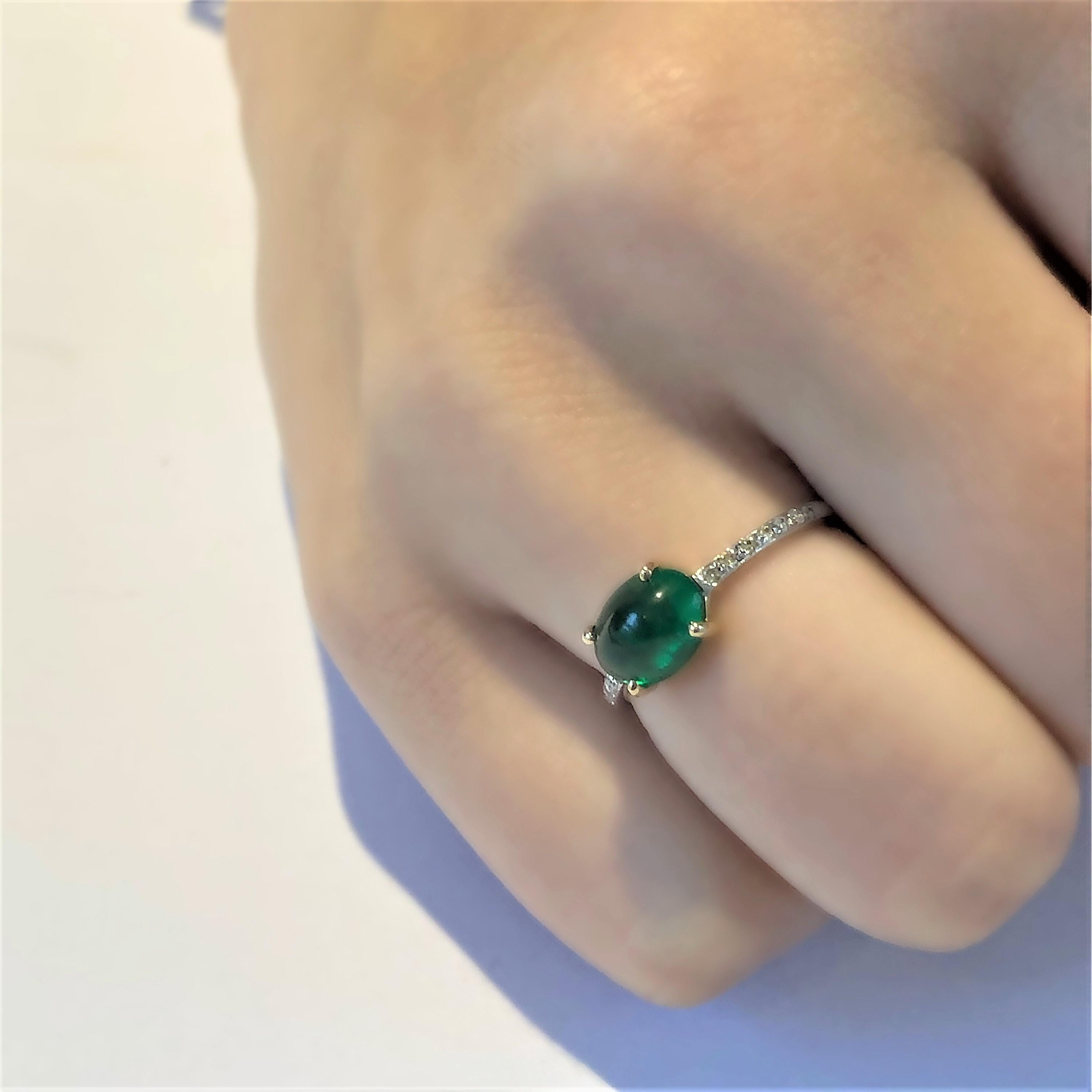 Contemporary OGI Cabochon Emerald and Diamond Gold Cocktail Ring